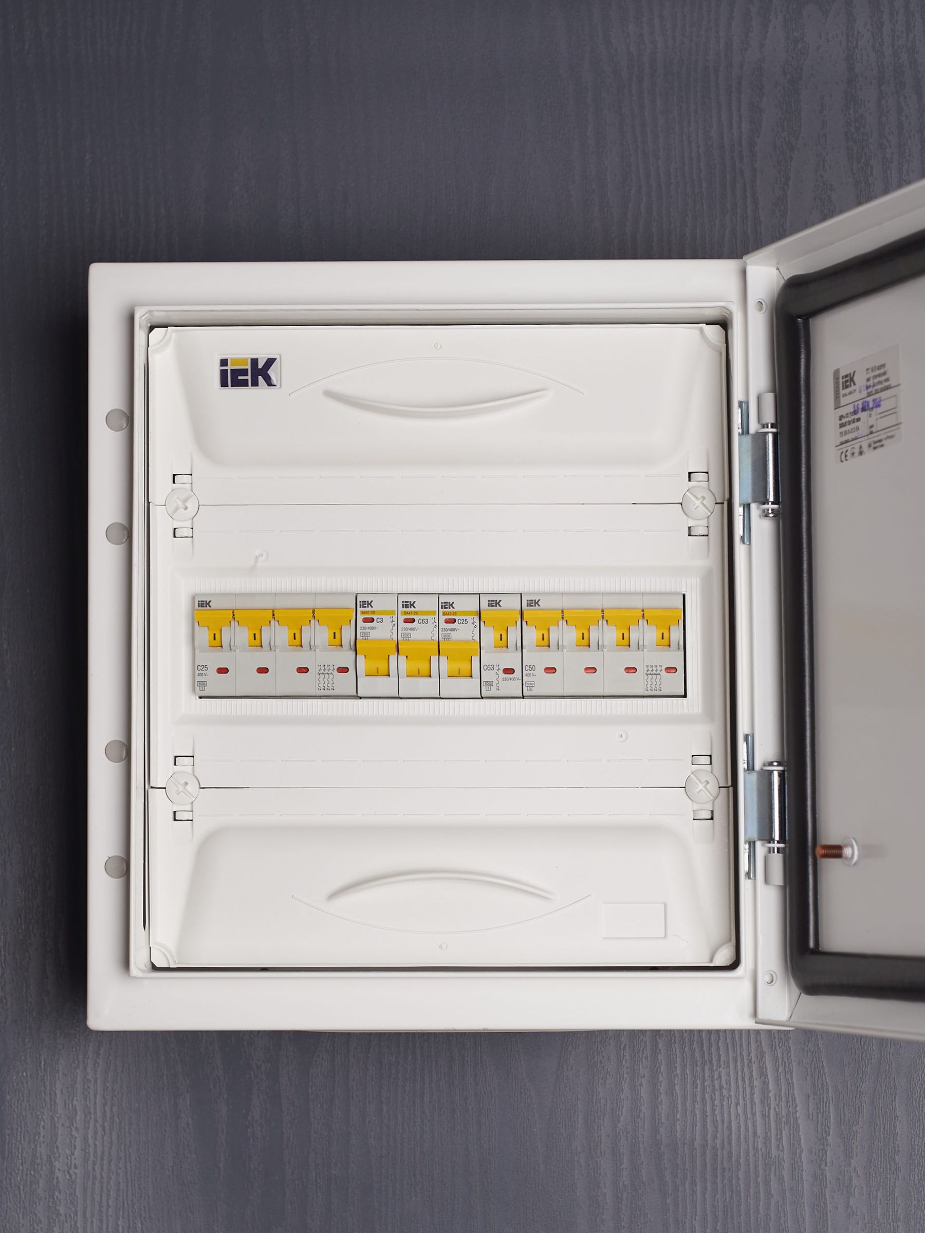            Автоматтық ажыратқыш 1Р ВА 47-29 63 А IEK    