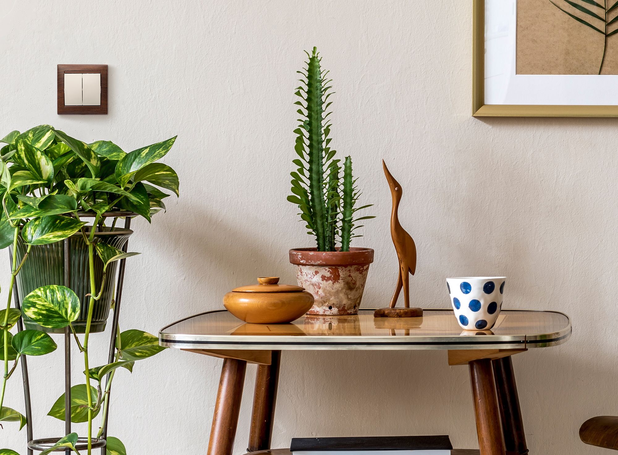             Ажыратқыш 2-пернелі Valena сұр /774305/    