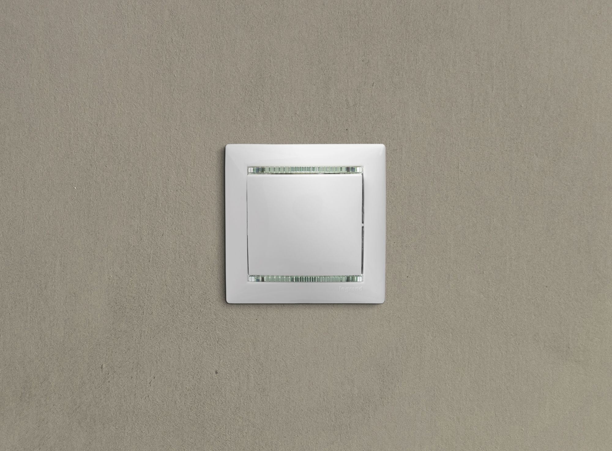             Ажыратқыш 1-пернелі Valena ақ /774401/    