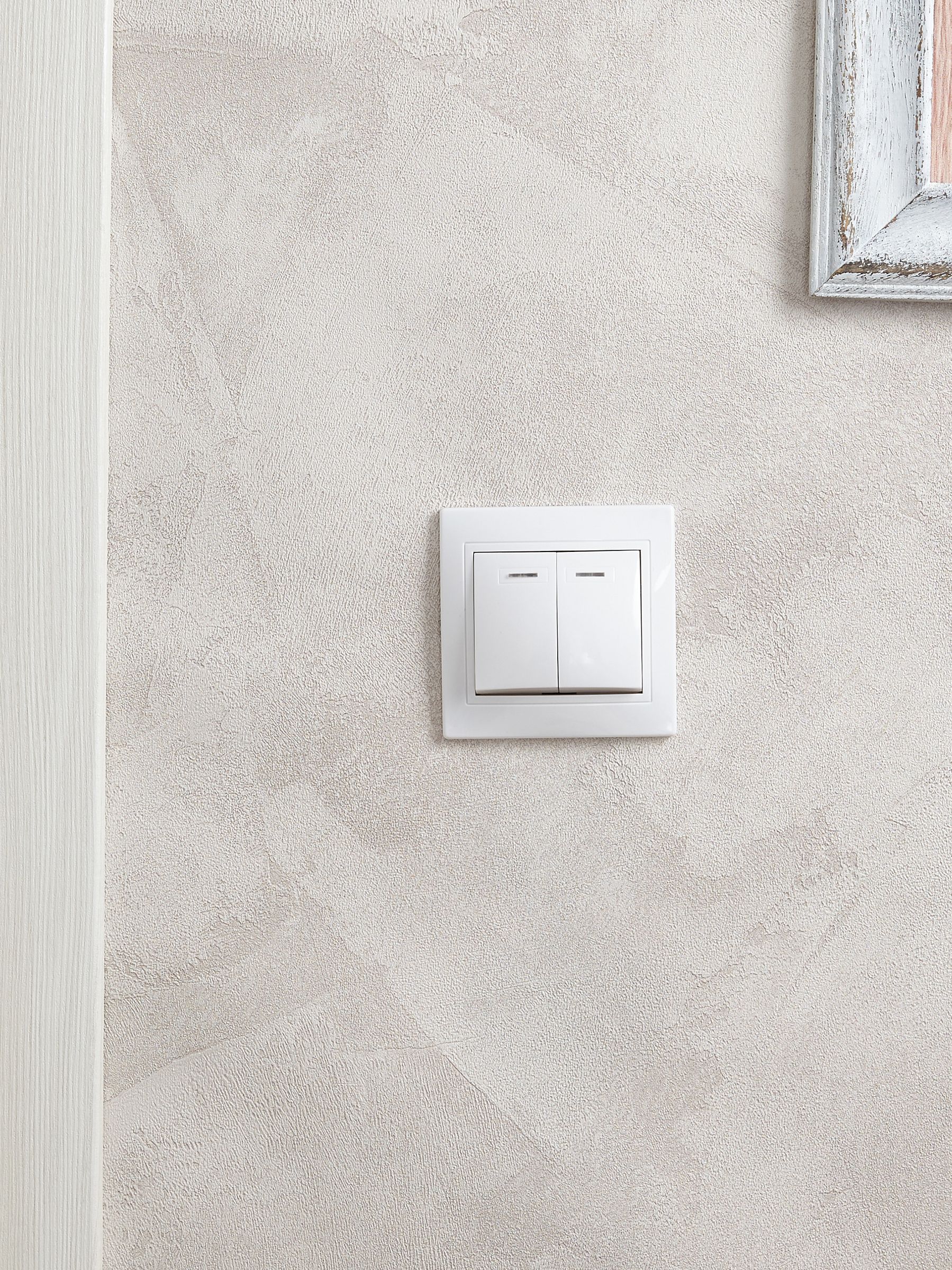             Ажыратқыш 2-пернелі ВС10-2-1-КБ с иникатором 10А КВАРТА (ақ)    