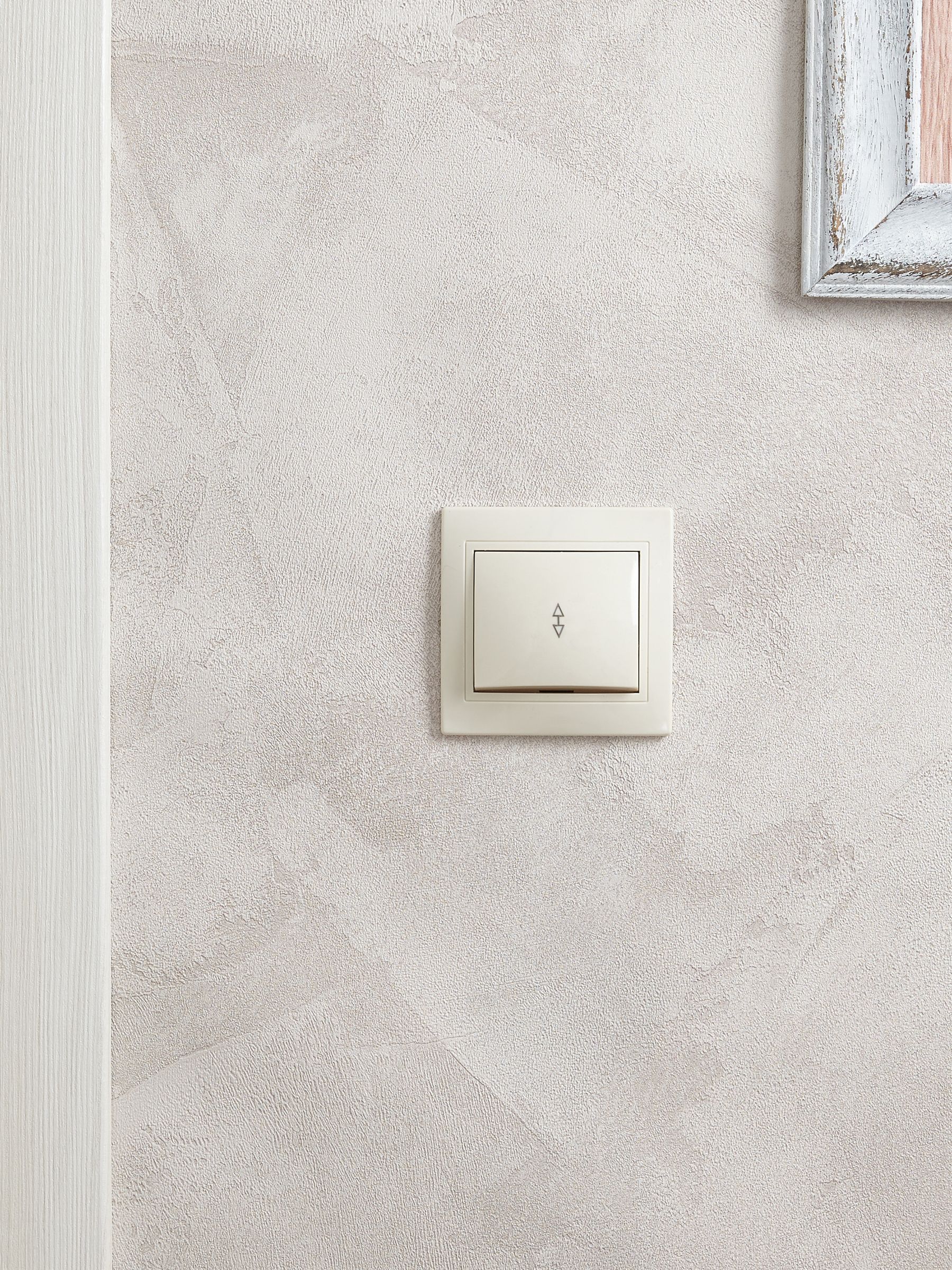             Ажыратқыш ВСп 10-1-0-ККм 1-пернелі өтпелі 10А КВАРТА (ақсары) ИЭК    