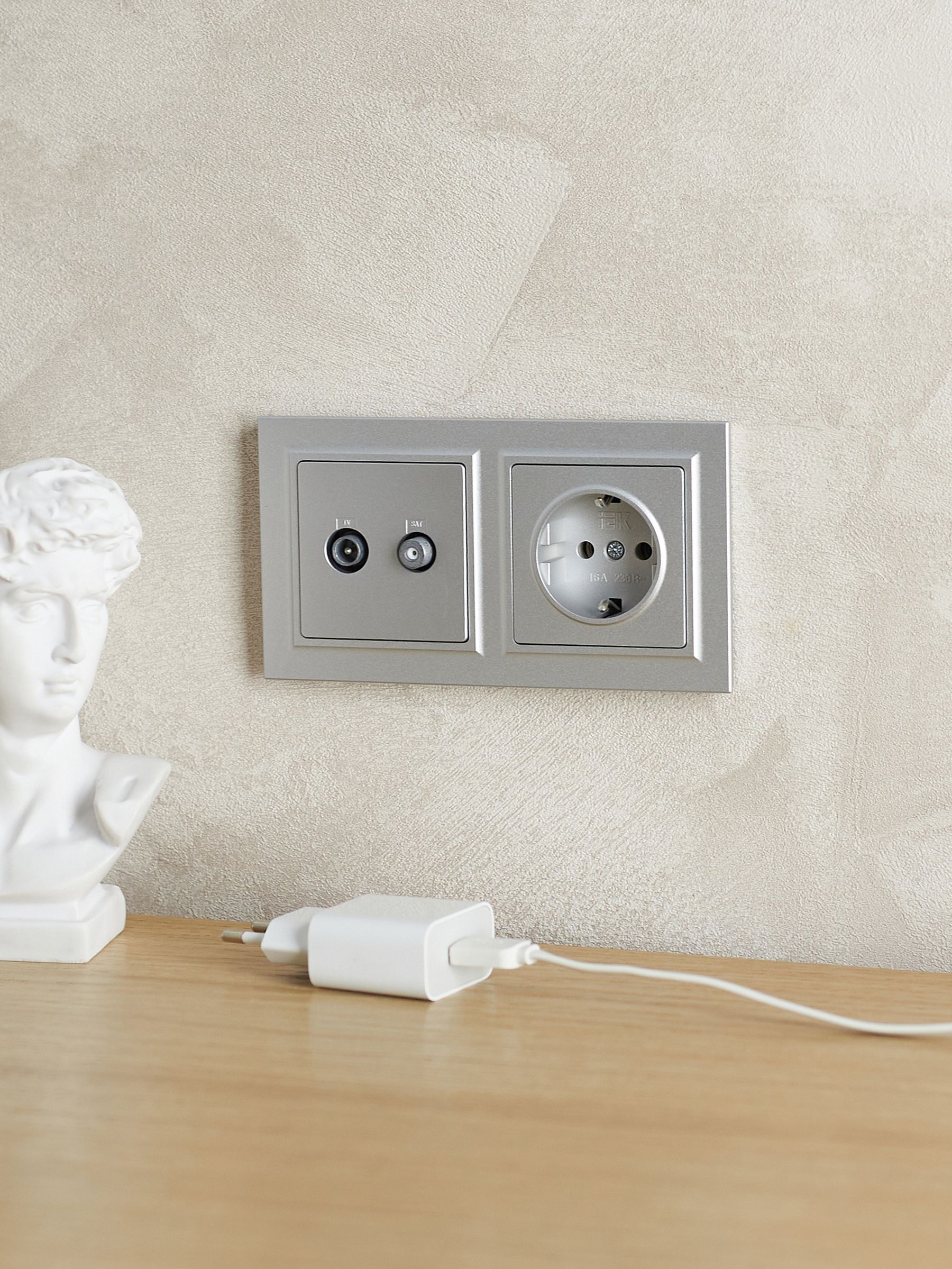             BRITE 2 постқа арналған жақтау IP44 РУ-2-БрА-44 алюминий ИЭК    