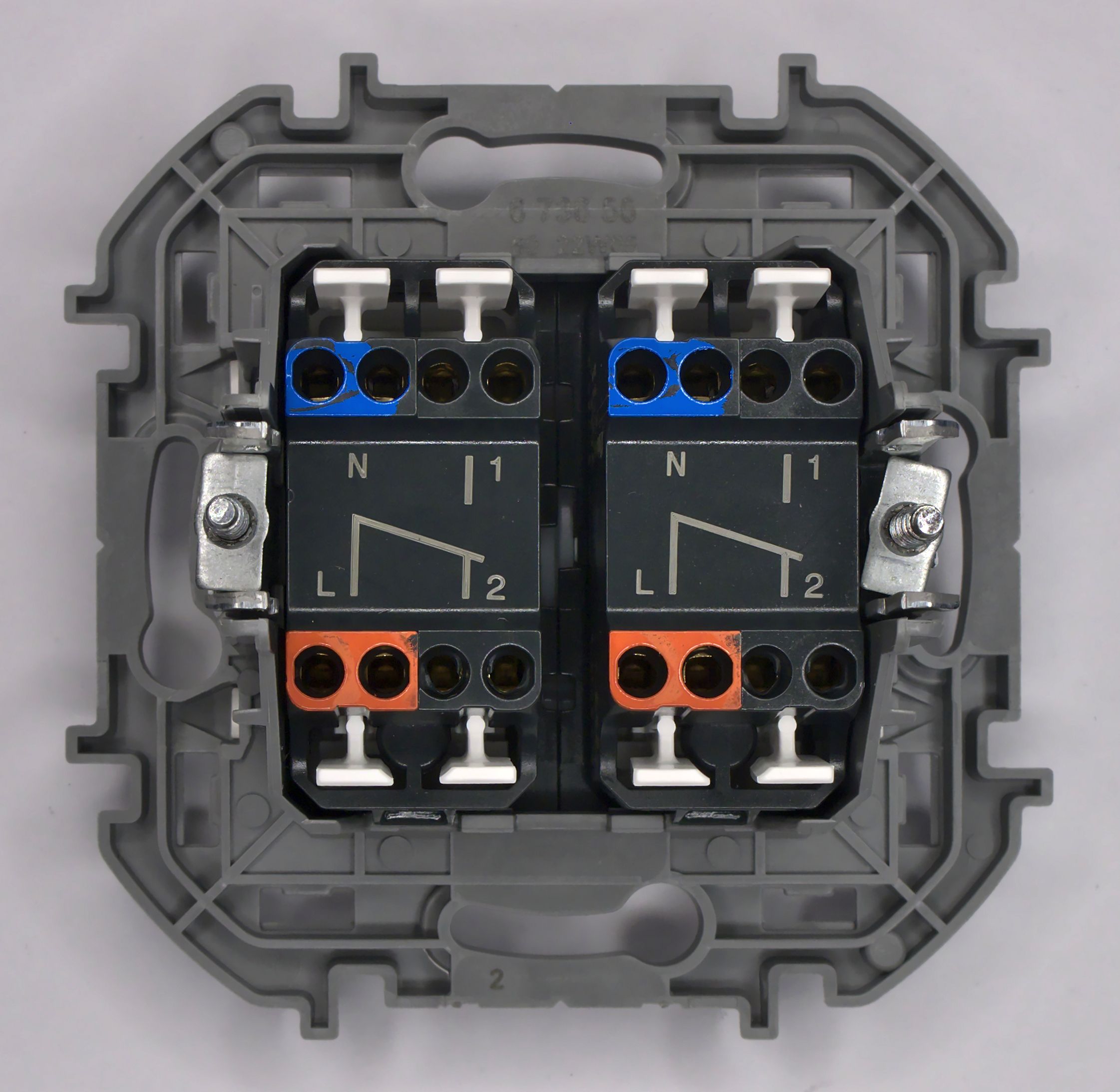             2-пернелі  ажыратып-қосқыш, MOS-INSPIRIA,  ақ /673655/    