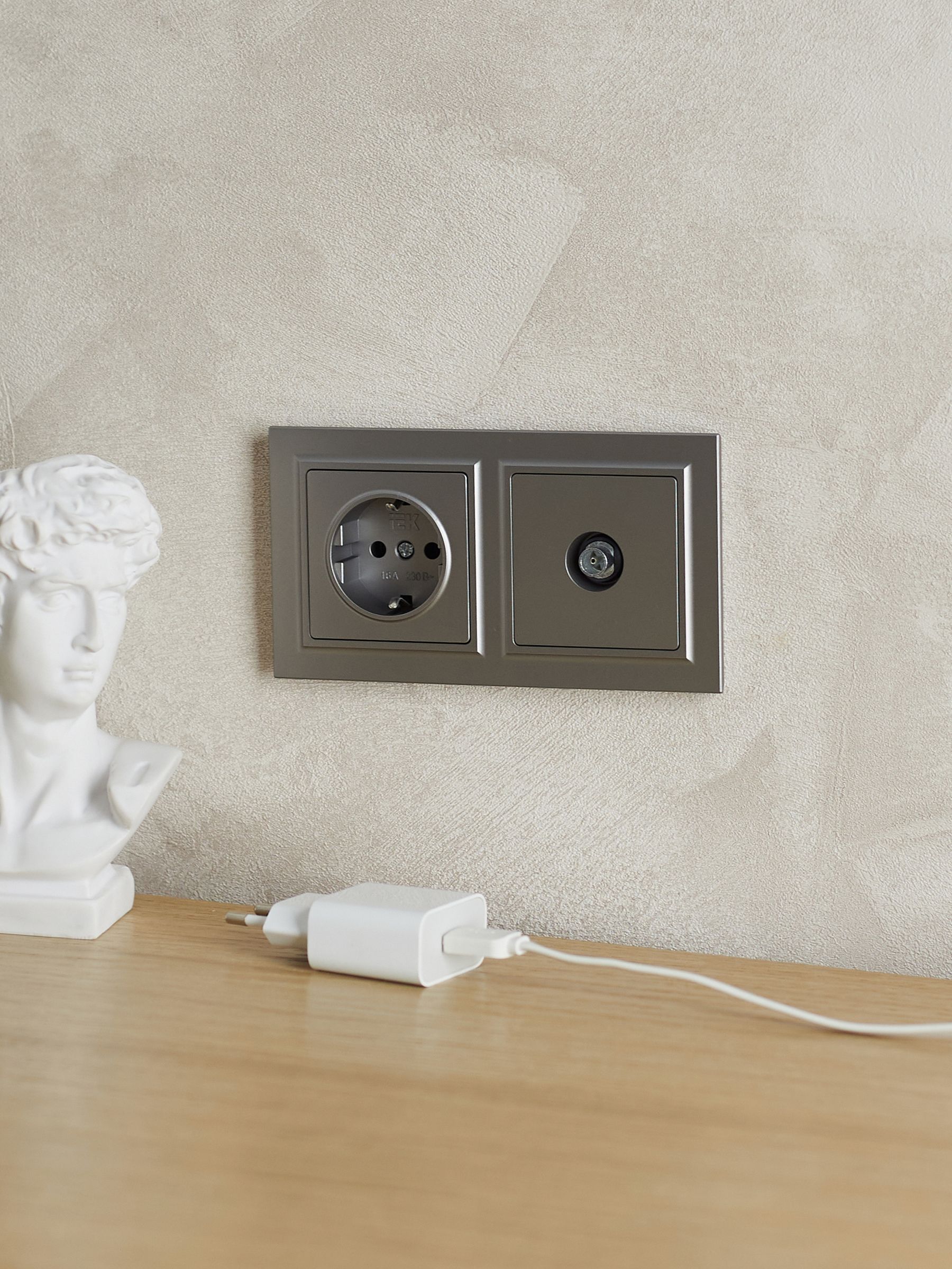             BRITE 2 постқа арналған жақтау IP44 РУ-2-БрС-44 болат ИЭК    