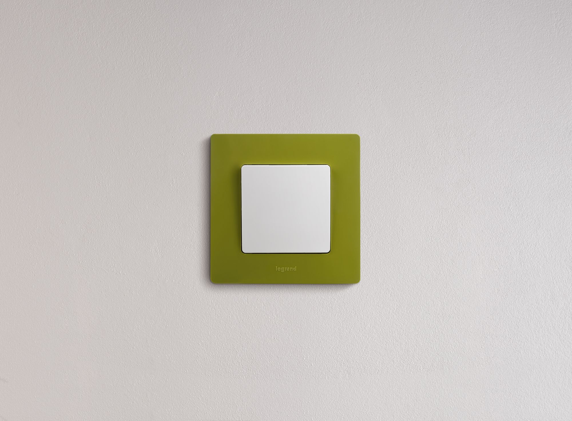             Ажыратқыш 1-пернелі 10АХ бұрамалы ақ ETIKA /672201/    