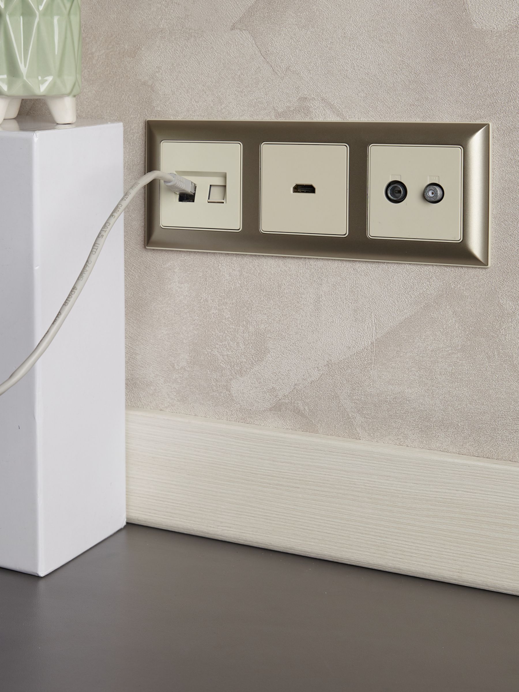             BRITE 2 ұялы розетка RJ11+RJ45 кат.5E РК/Т12-БрКр сарғыш ИЭК    