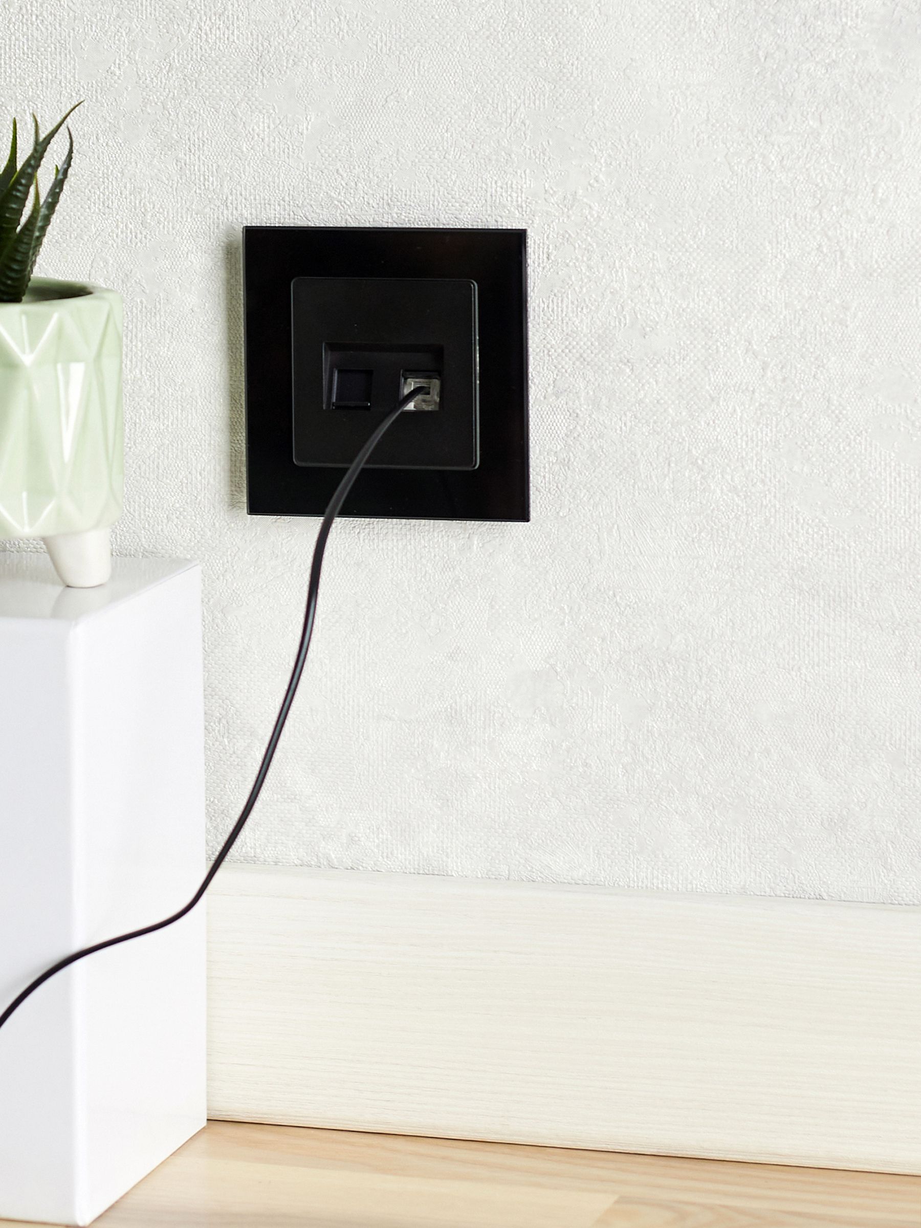             BRITE 2 ұялы розетка RJ11+RJ45 кат.5E РК/Т12-БрЧ қара ИЭК    
