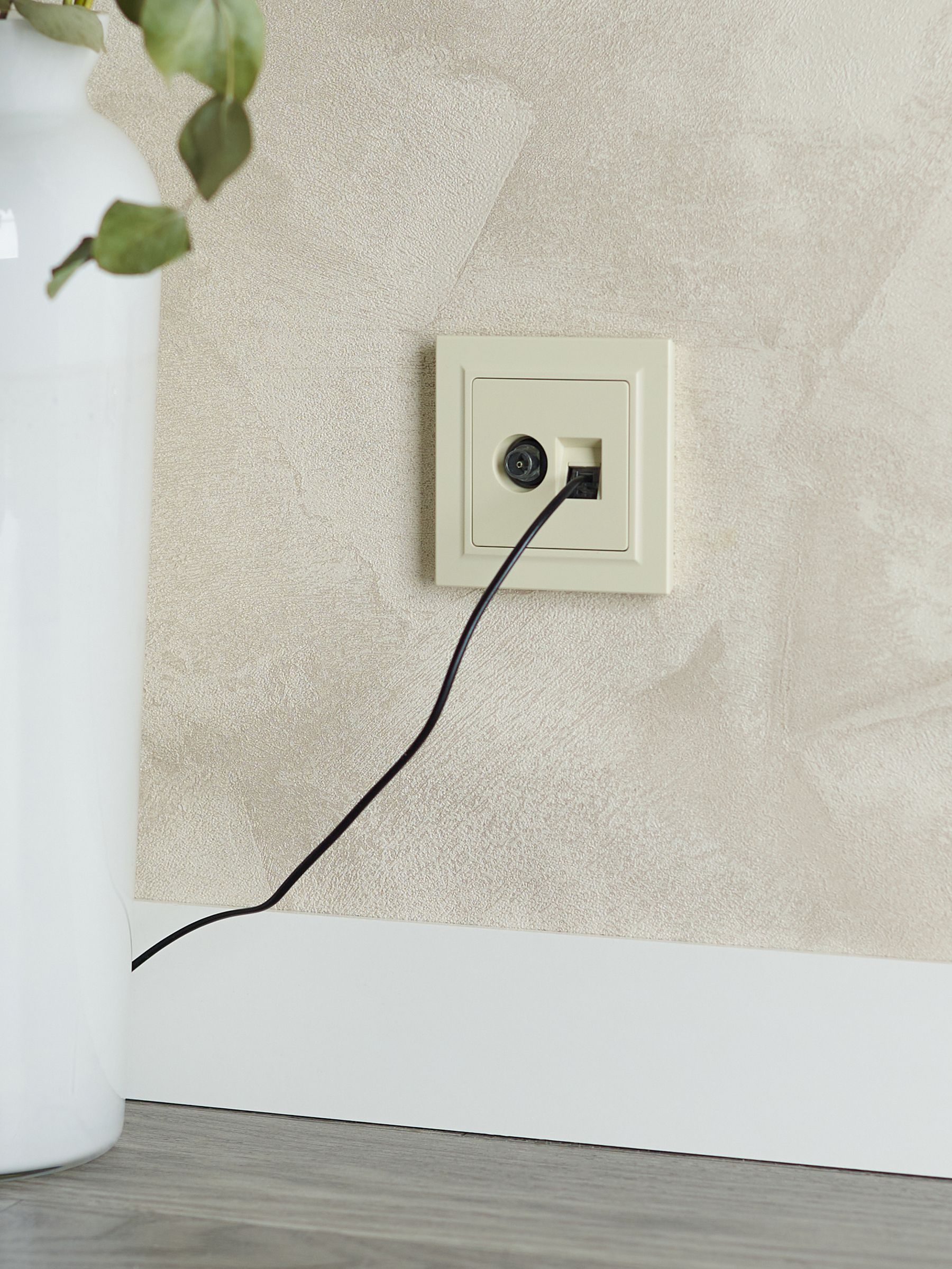             BRITE 2 ұялы розетка TV+RJ45 кат.5E РТВ/РК12-БрКр сарғыш ИЭК    