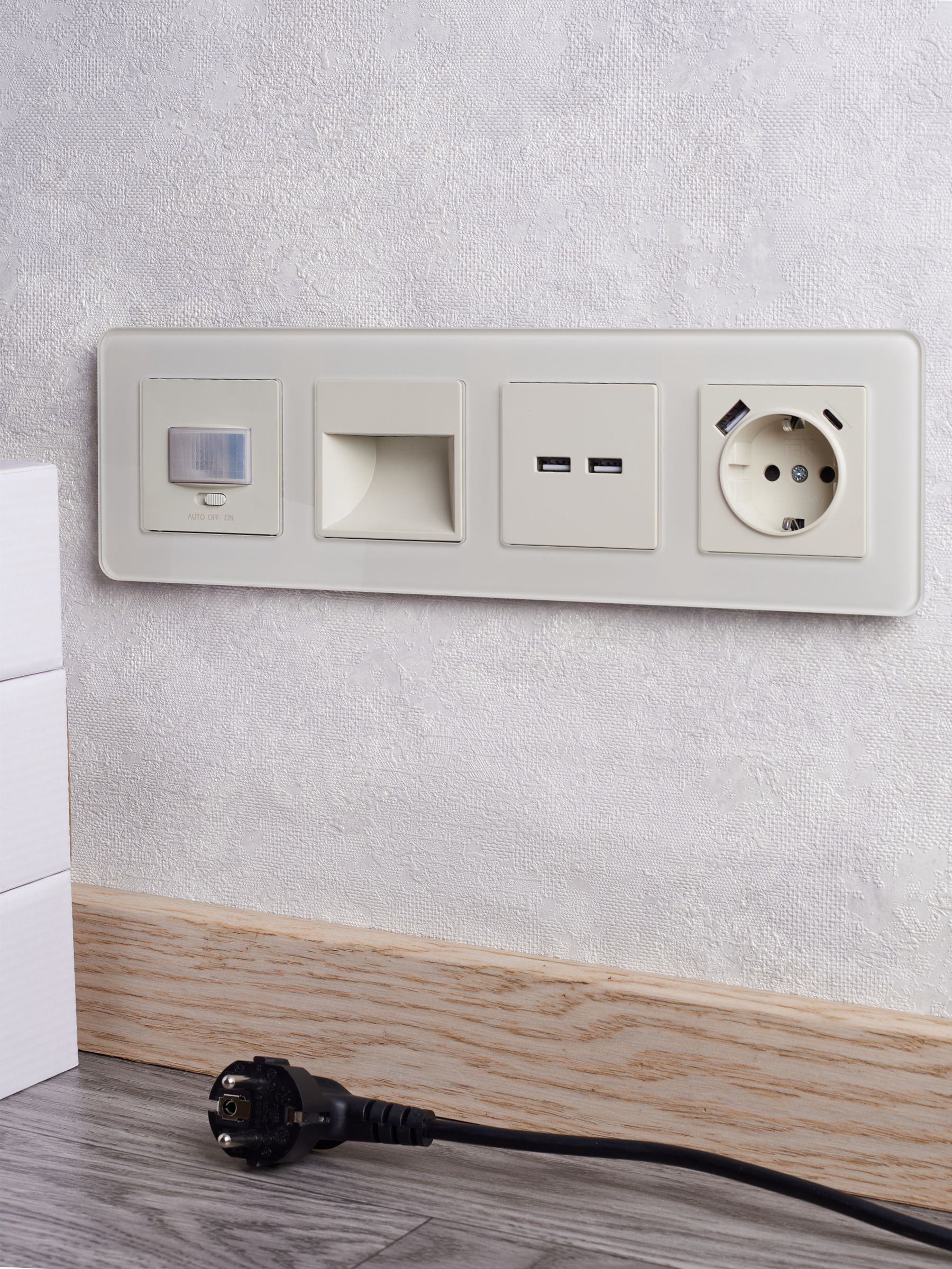             BRITE жарықдиодты жарықтандырғыш қондырылатын ПЛ20-БрКр сарғыш ИЭК    