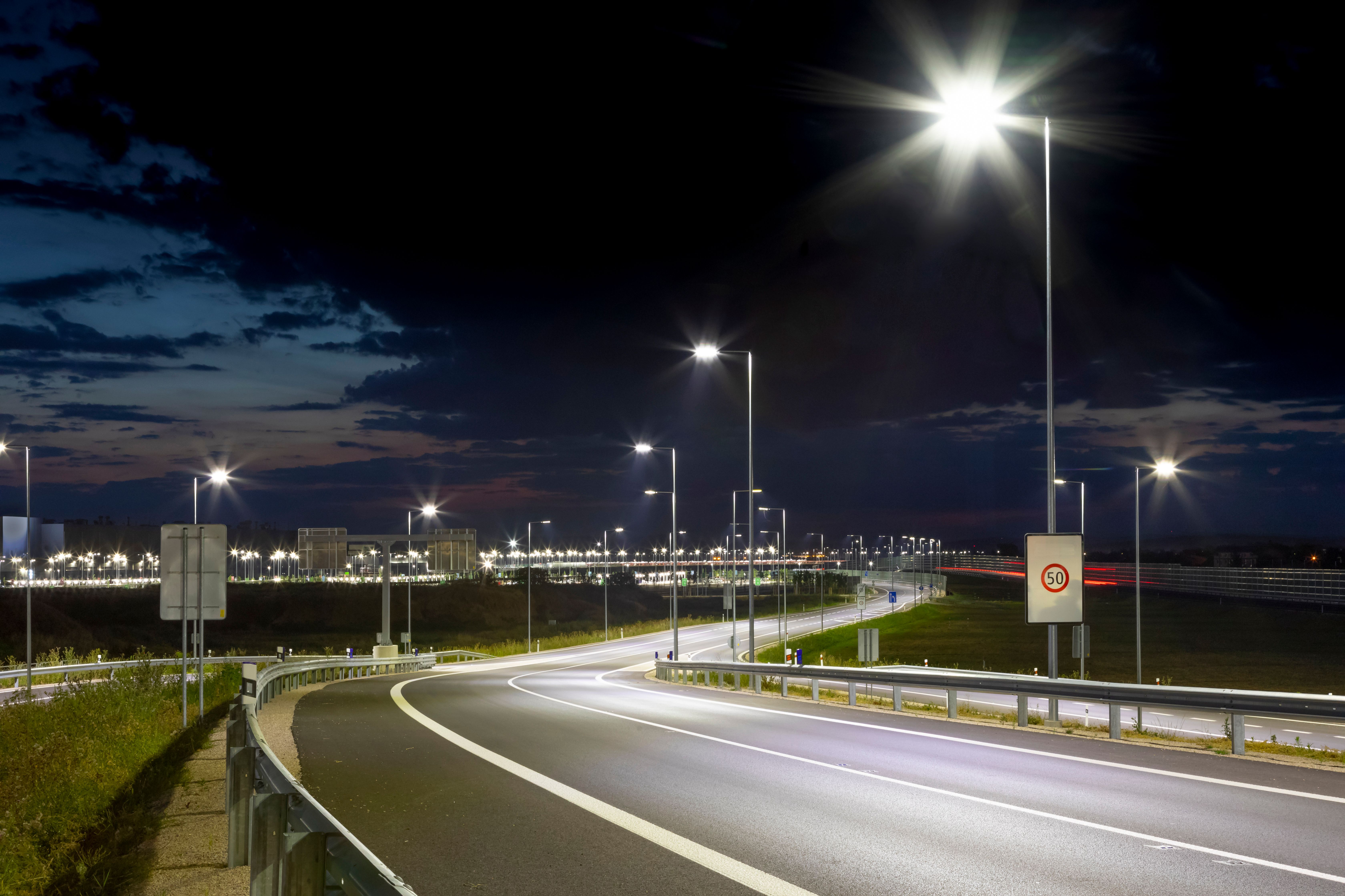             Жарықдиодты консольді шамшырақ ДКУ 1013-50д 5000К IP65 ИЭК    