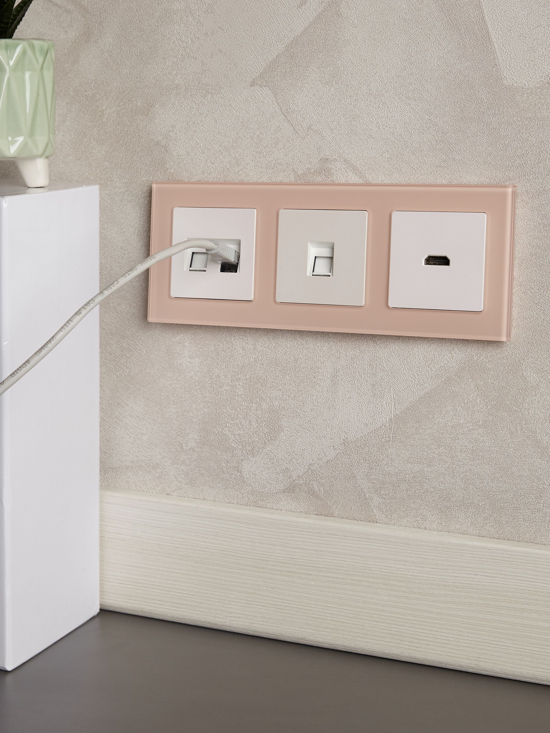             BRITE Жиектеме 3-орынды РУ-3-2-БрП шыны, шабдалы, бұлыңғыр IEK    