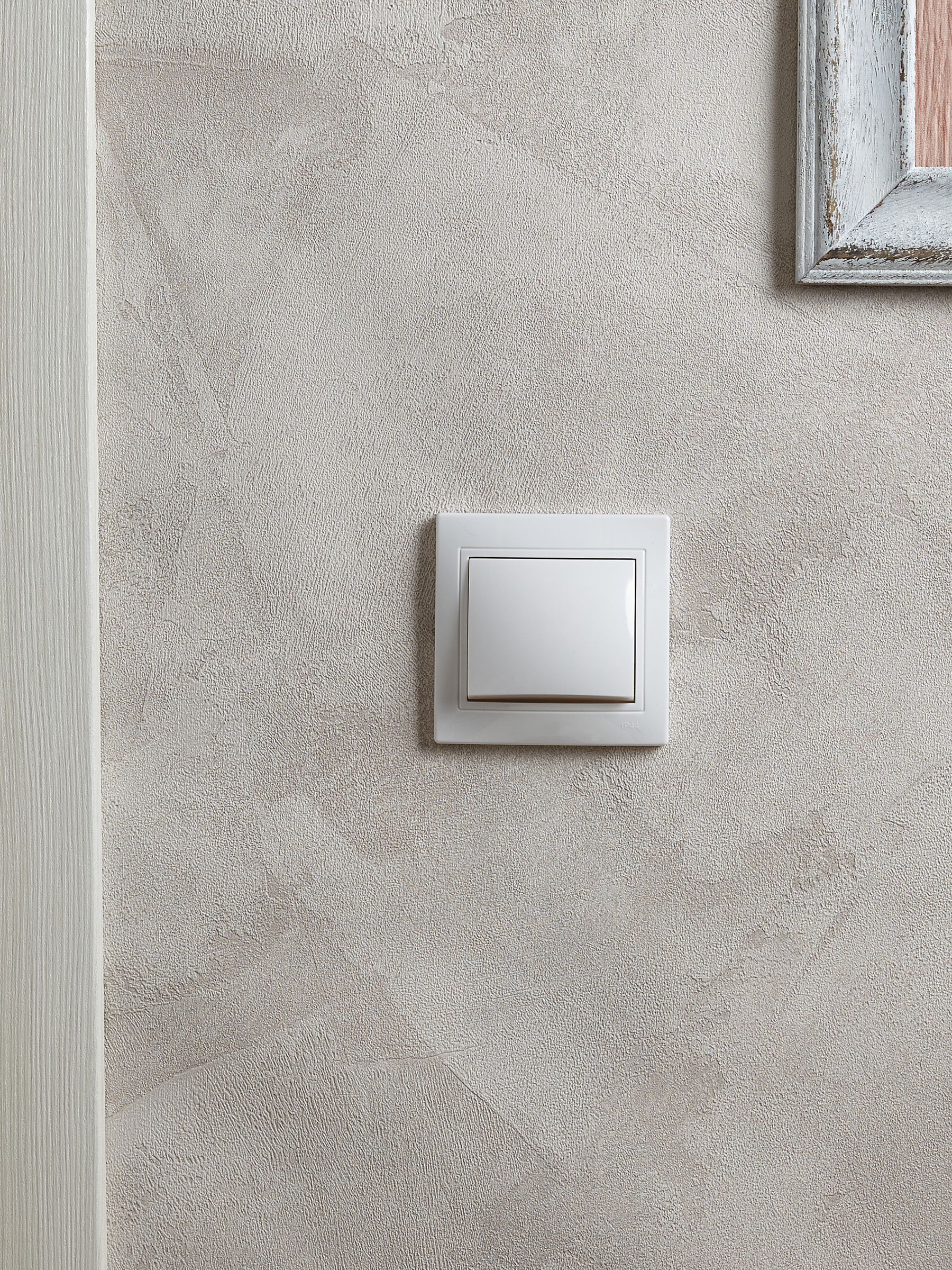             KVARTA Ажыратқыш 1 пернелі 10А IP44 ВС10-1-0-КБ-44 ақ IEK    