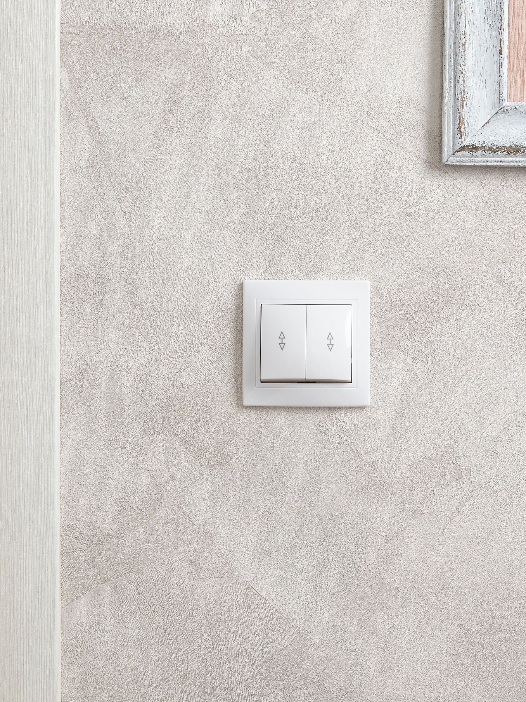             KVARTA Ажыратқыш 2 пернелі, өтпелі 10А ВСп10-2-0-КБ ақ IEK    