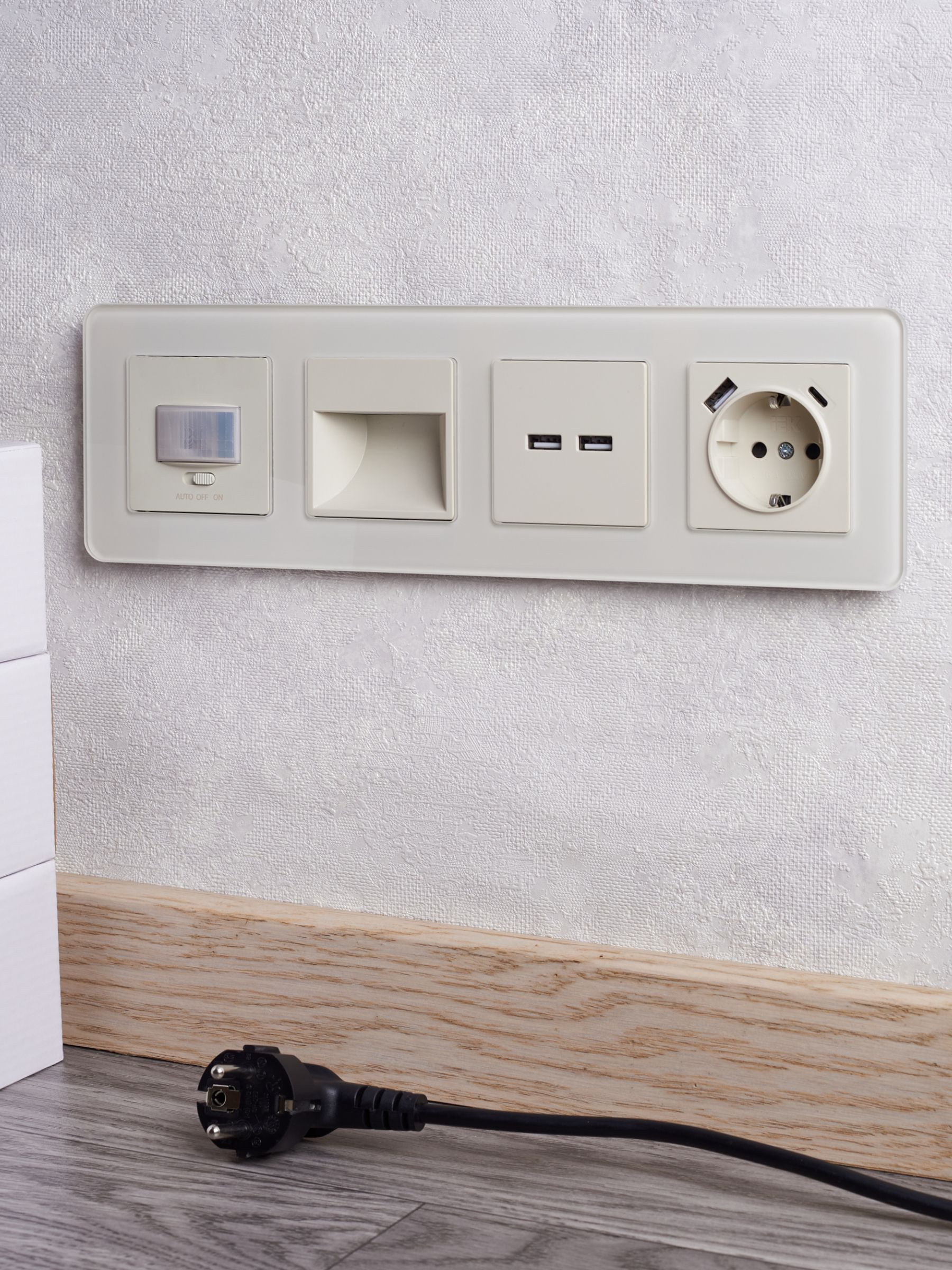             BRITE USB A+A розеткасы 5В 3,1А РЮ10-1-БрКр сарғыш IEK    