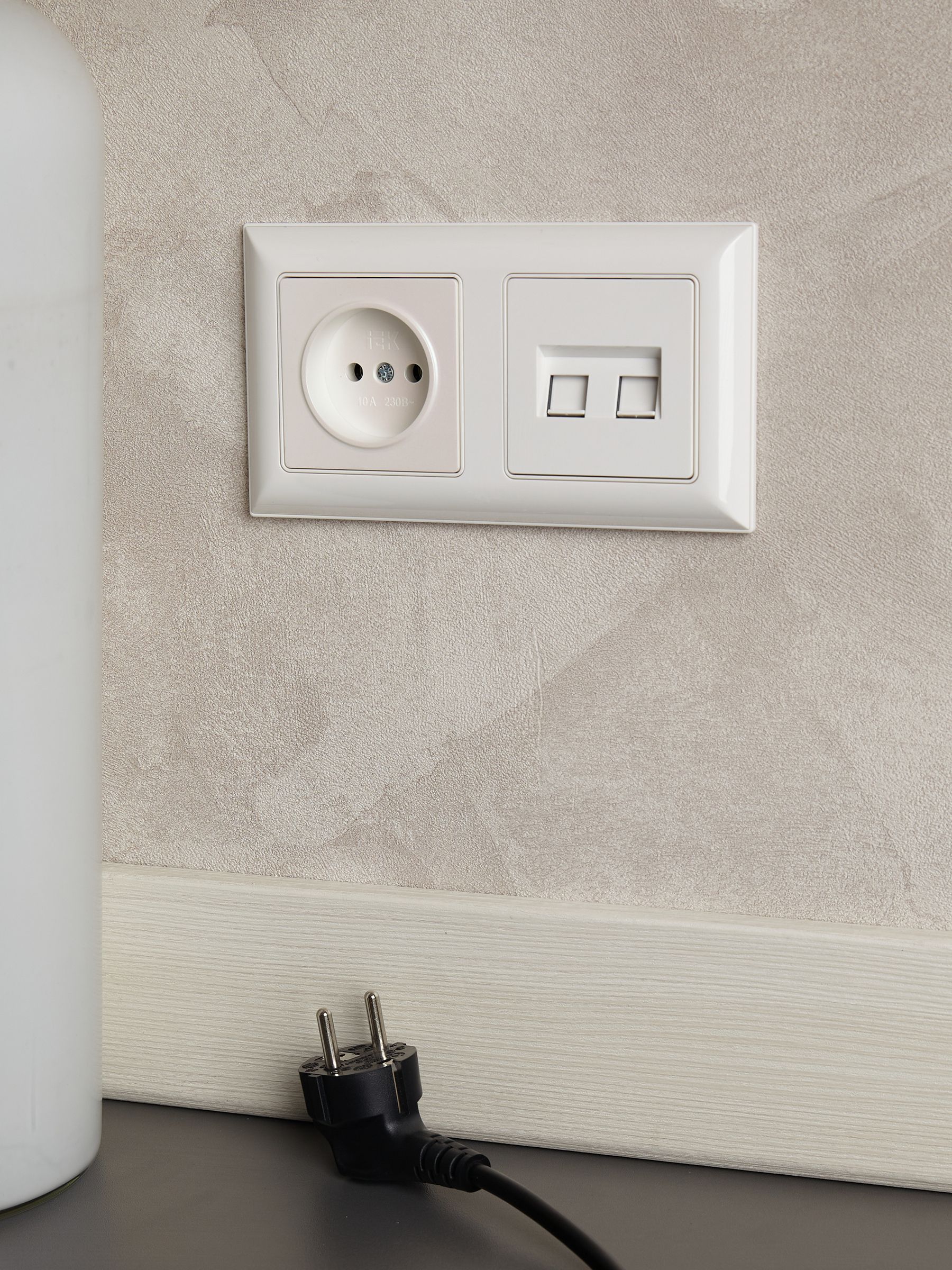 BRITE Қос компьютерлік розетка RJ45 категория 6 РК11-2-БрБ ақ IEK