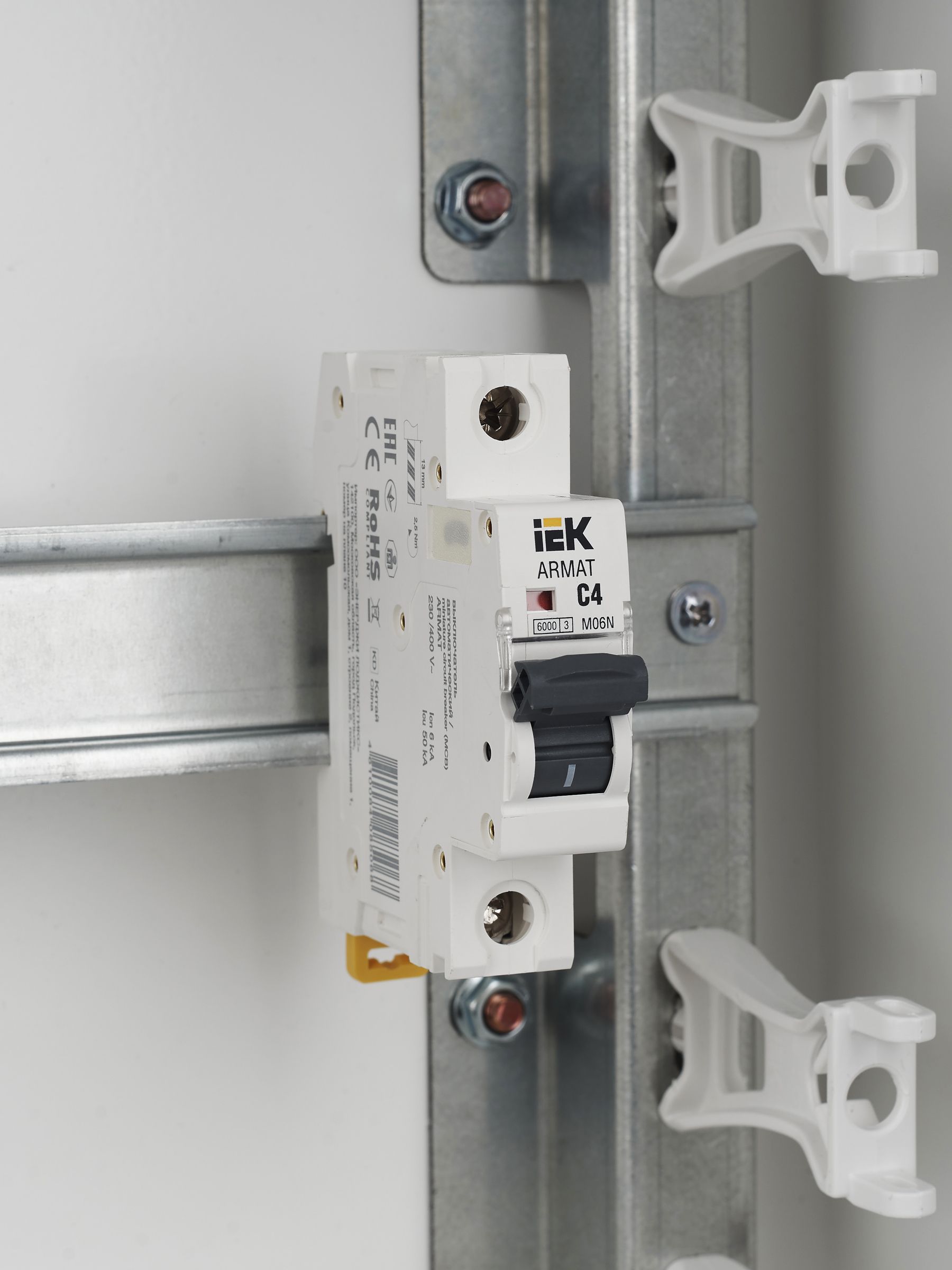             ARMAT Автоматты ажыратқыш M06N 1P C 4А IEK    