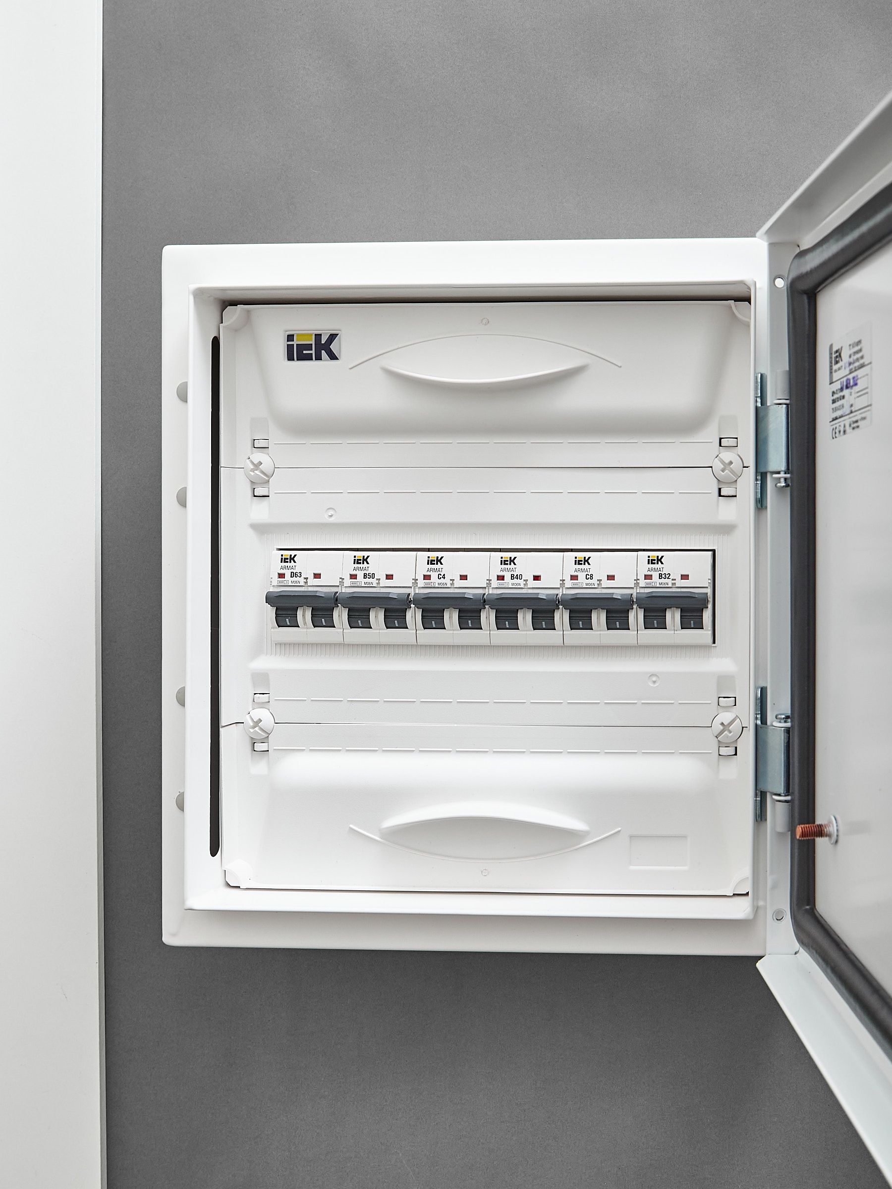             ARMAT Автоматтық ажыратқыш M06N 2P C 4А IEK    