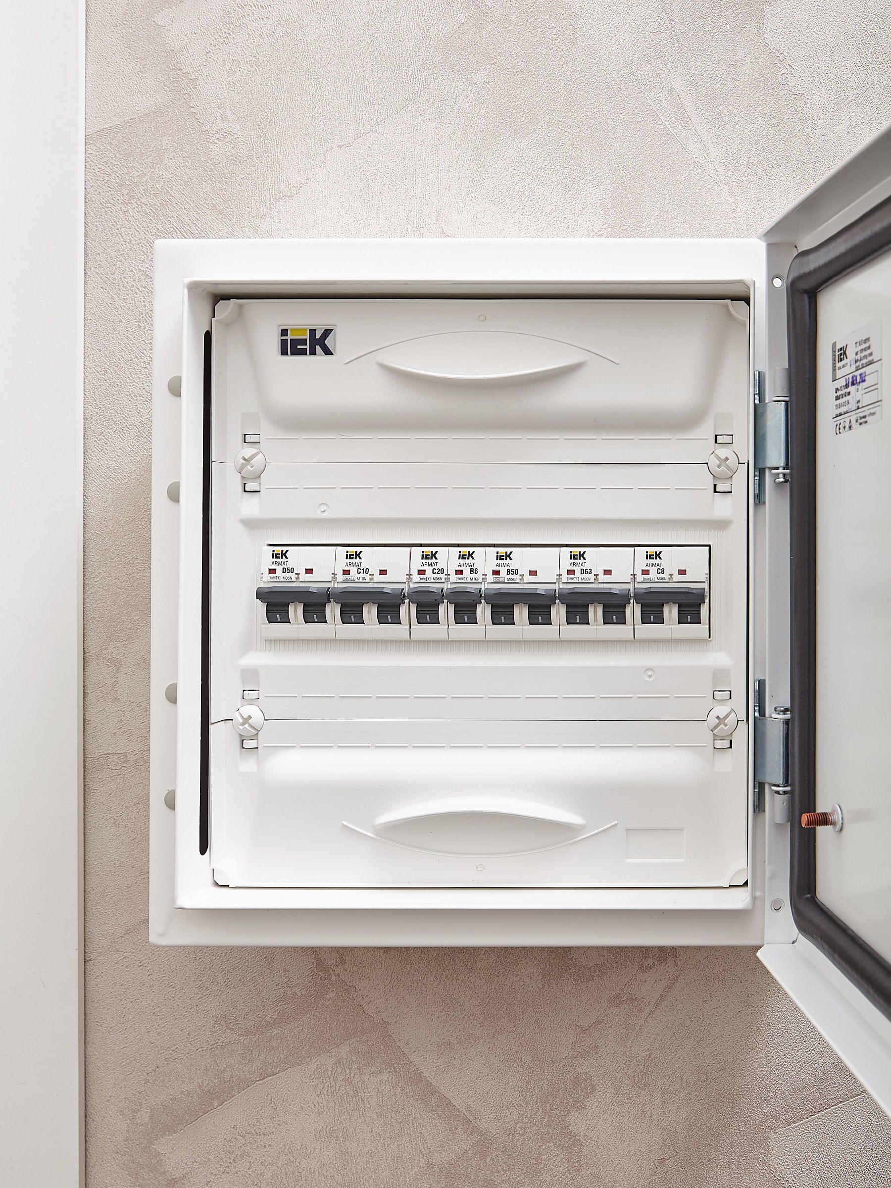             ARMAT Автоматты ажыратқыш M06N 1P C 20А IEK    