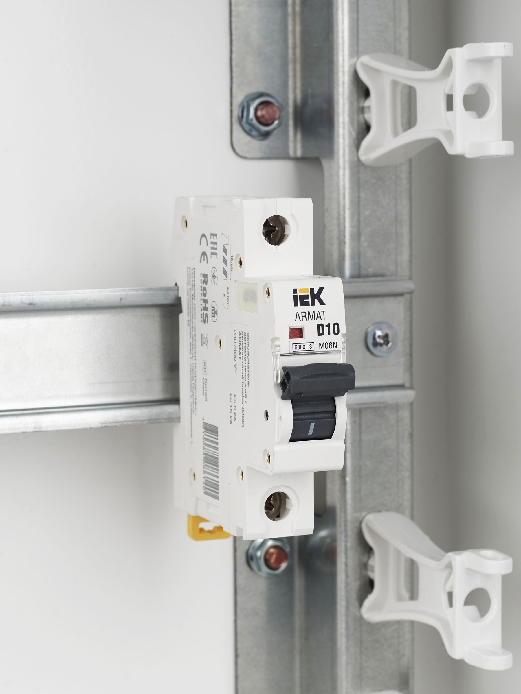             ARMAT Автоматты ажыратқыш M06N 1P D 10А IEK    