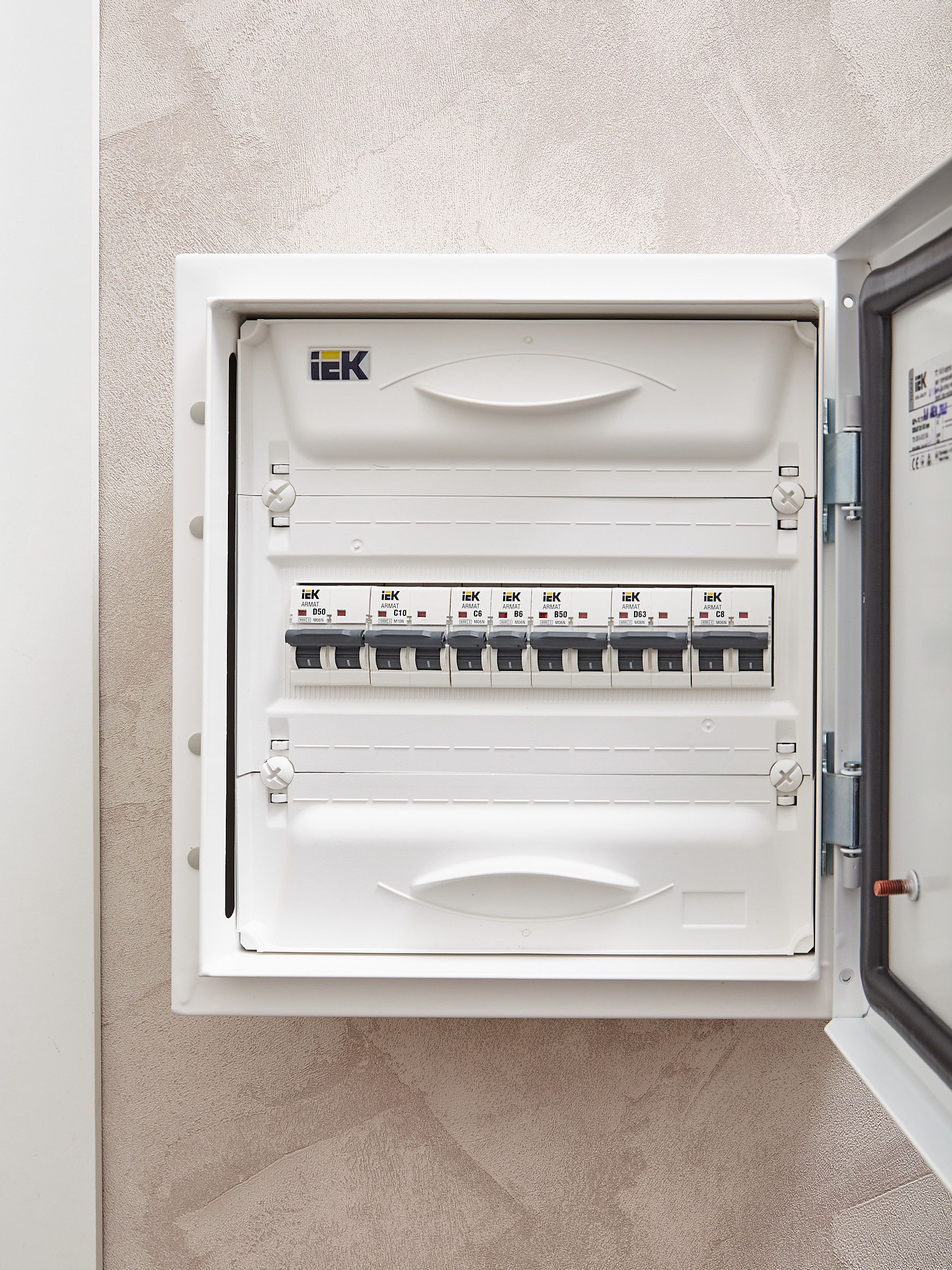             ARMAT Автоматты ажыратқыш M06N 1P C 6А IEK    