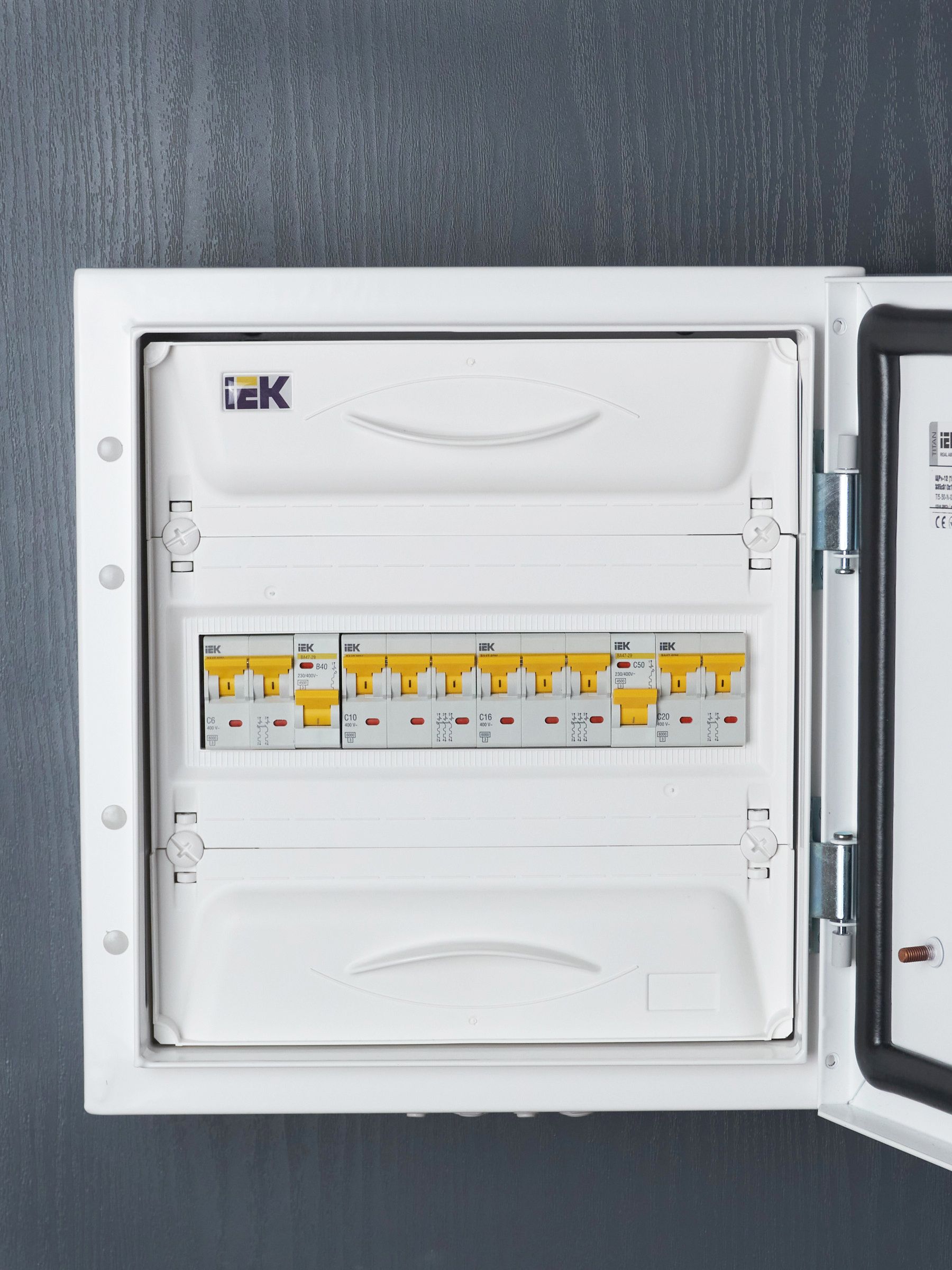             Автоматтық ажыратқыш 3Р ВА47-60M 10А 6кА C ИЭК    