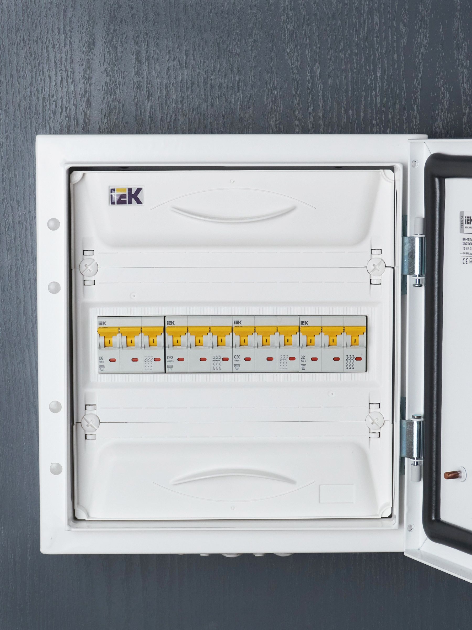             Автоматтық ажыратқыш 3Р ВА 47-60М 63А 6кА С ИЭК    