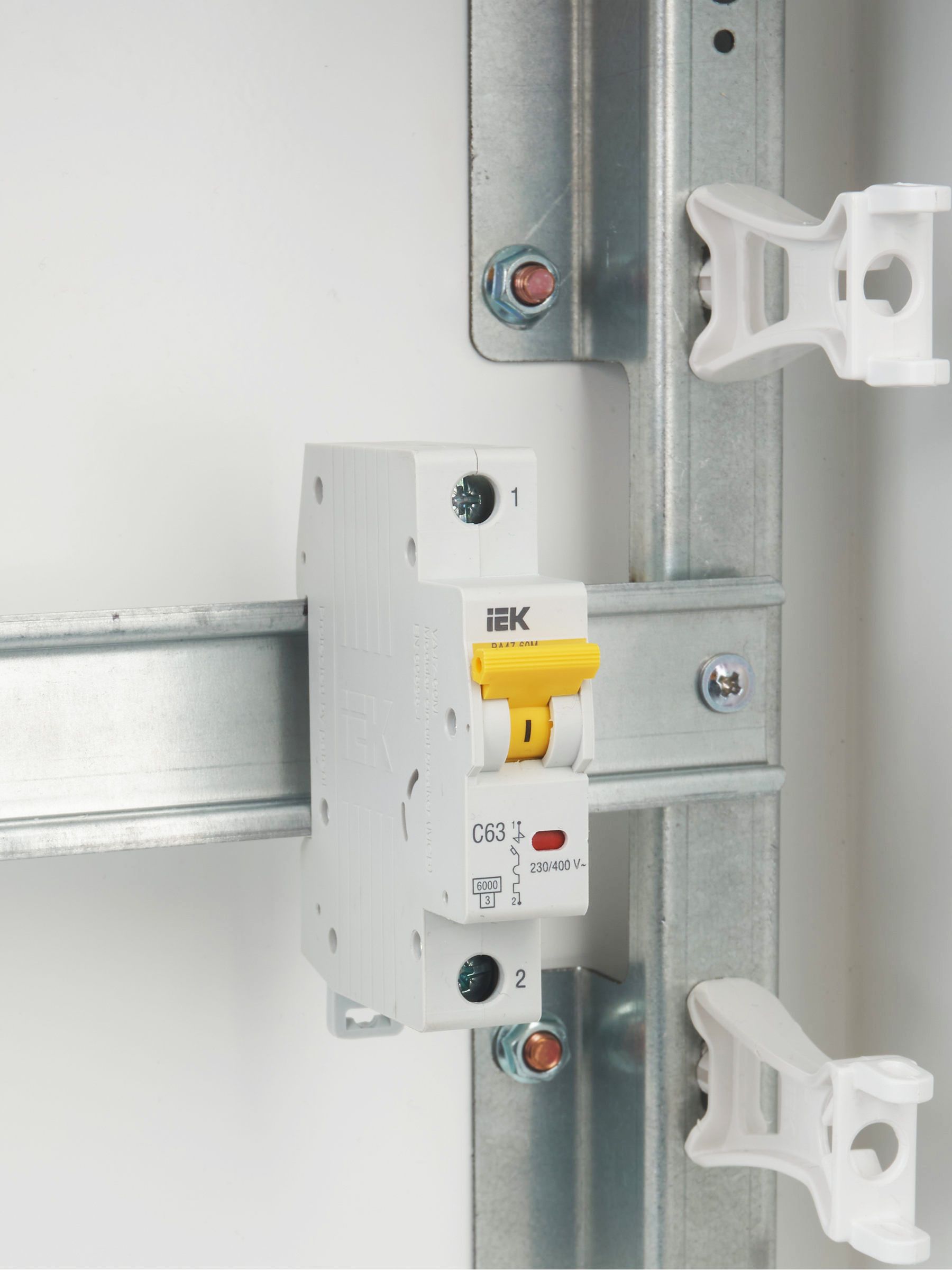             Автоматтық ажыратқыш 1Р ВА 47-60М 63А 6кА С ИЭК    