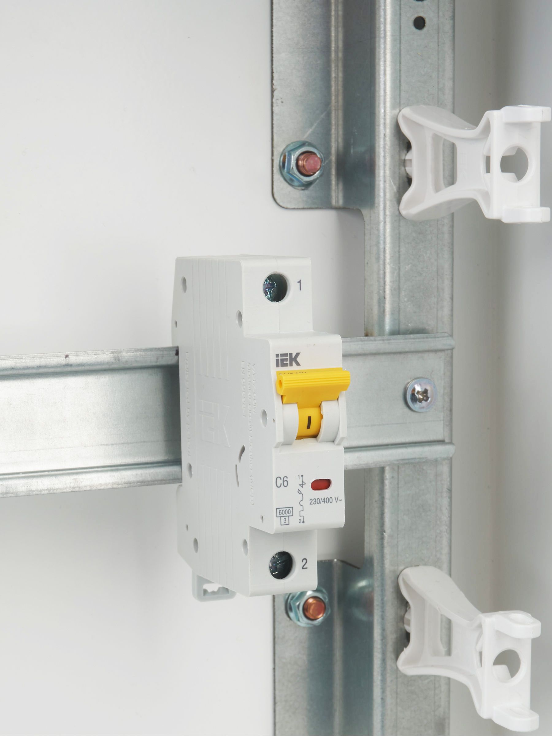             Автоматтық ажыратқыш 1Р ВА 47-60М 6А 6кА С ИЭК    