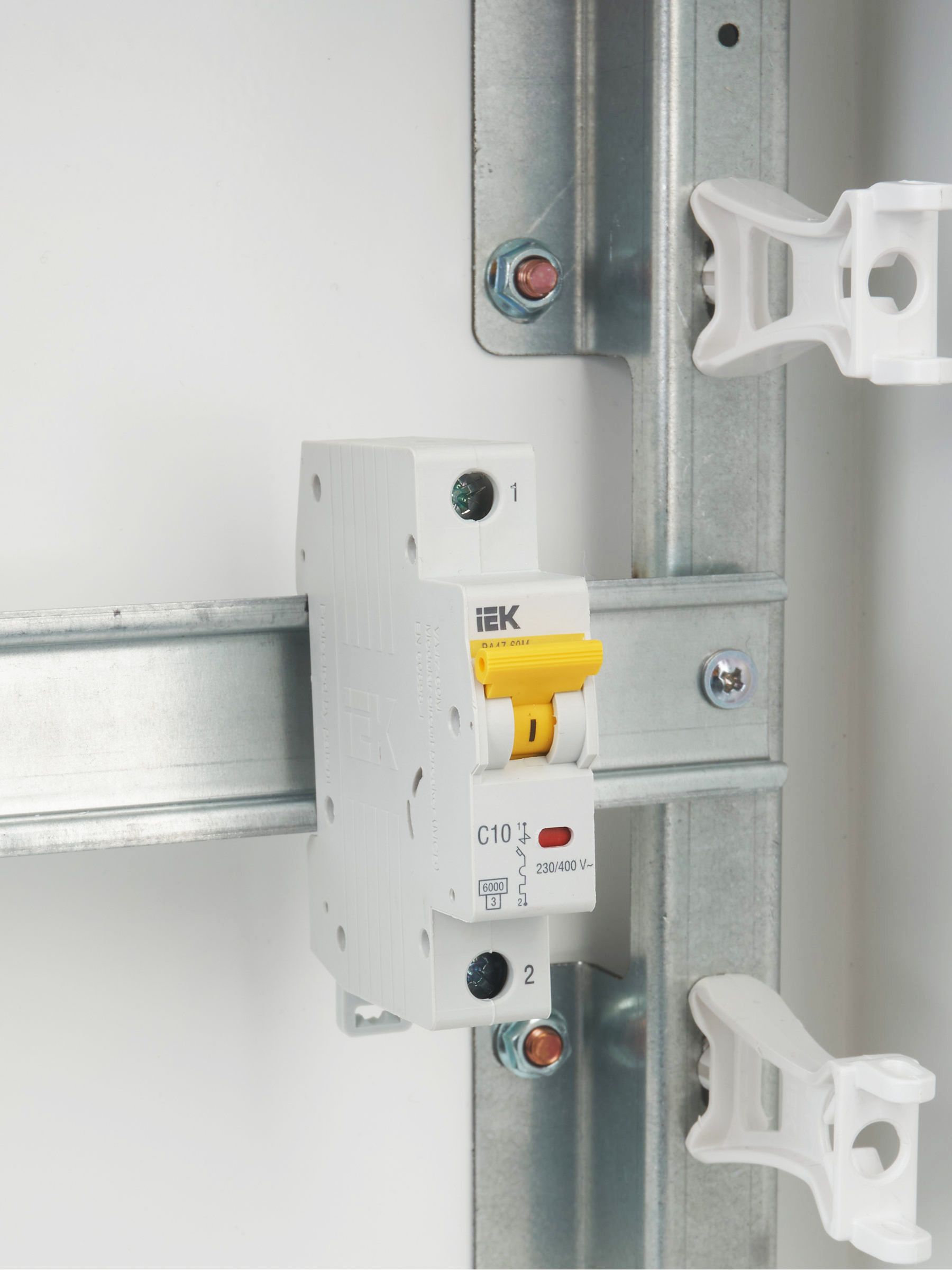             Автоматтық ажыратқыш 1Р ВА 47-60М 10 А 6 кА  х-ка C ИЭК    