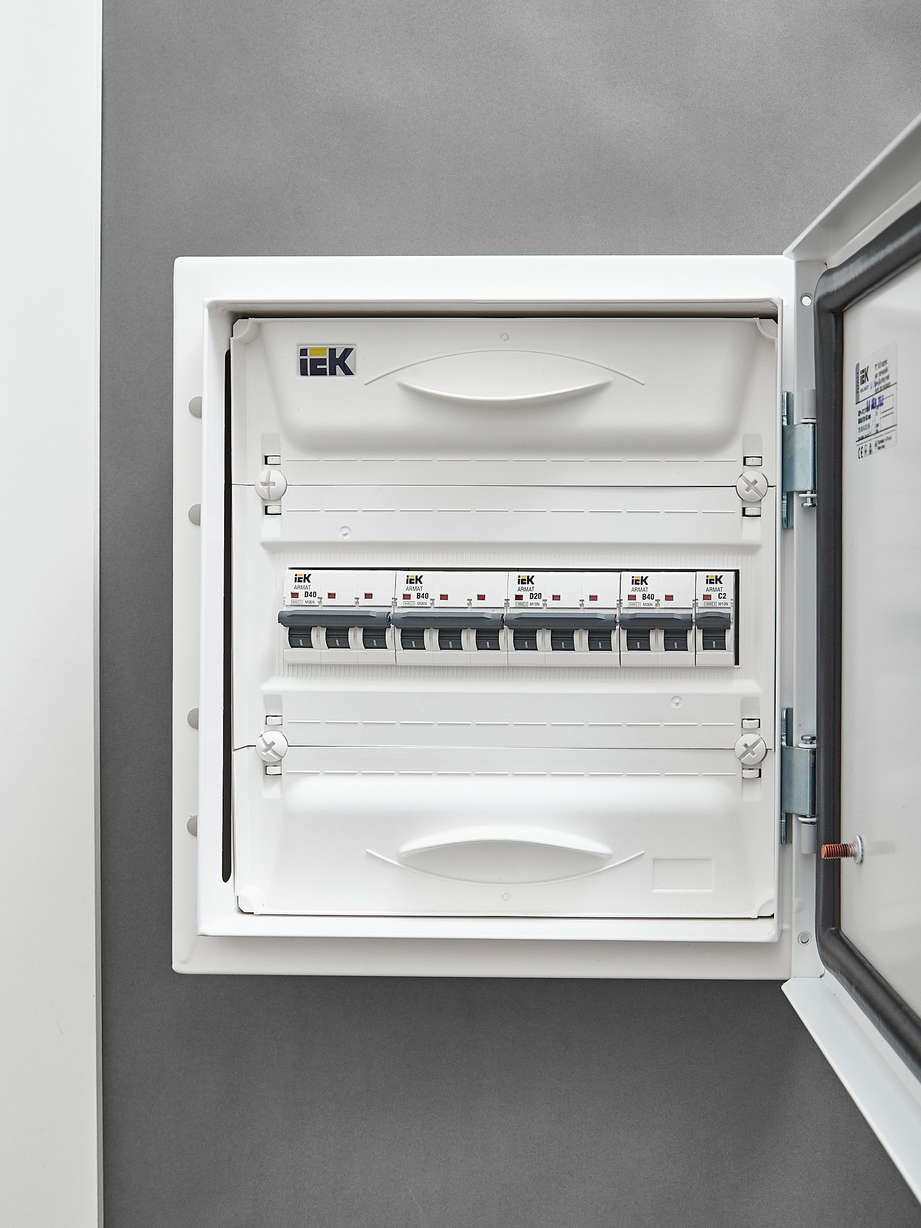             ARMAT Автоматтық ажыратқыш M06N 3P B 40А IEK    