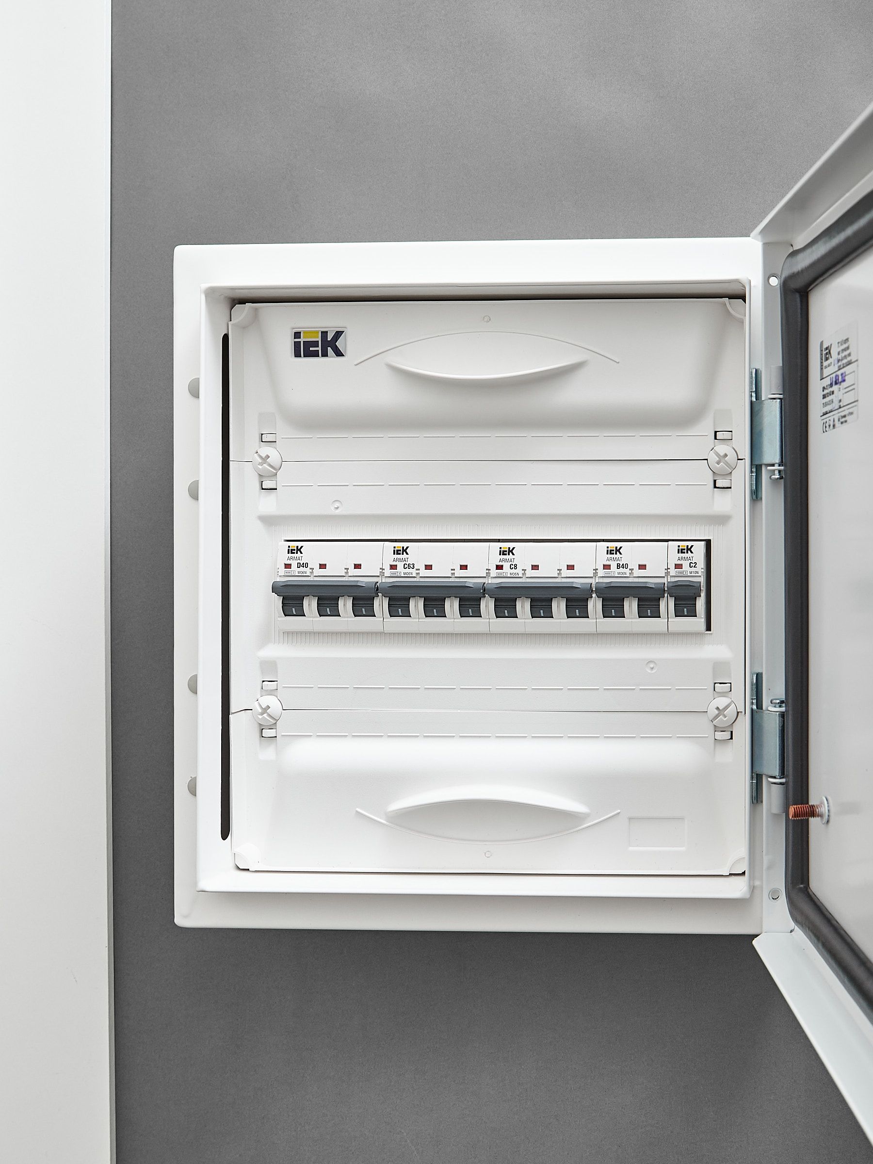             ARMAT Автоматтық ажыратқыш M06N 3P C 63А IEK    