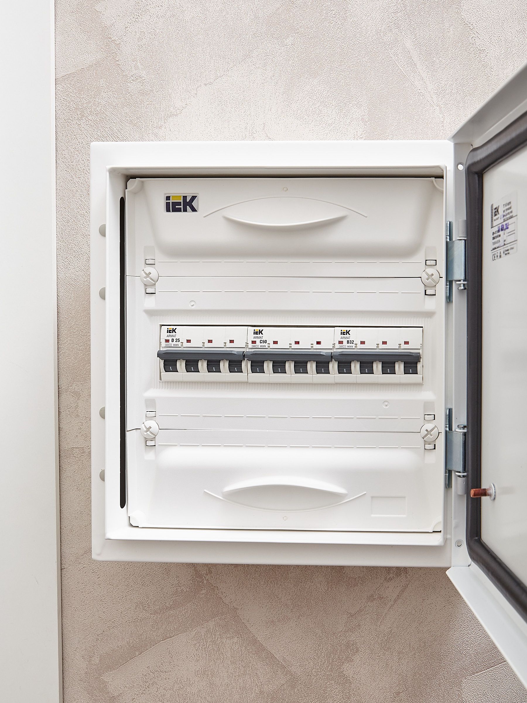             ARMAT Автоматтық ажыратқыш M06N 4P C 50А IEK    