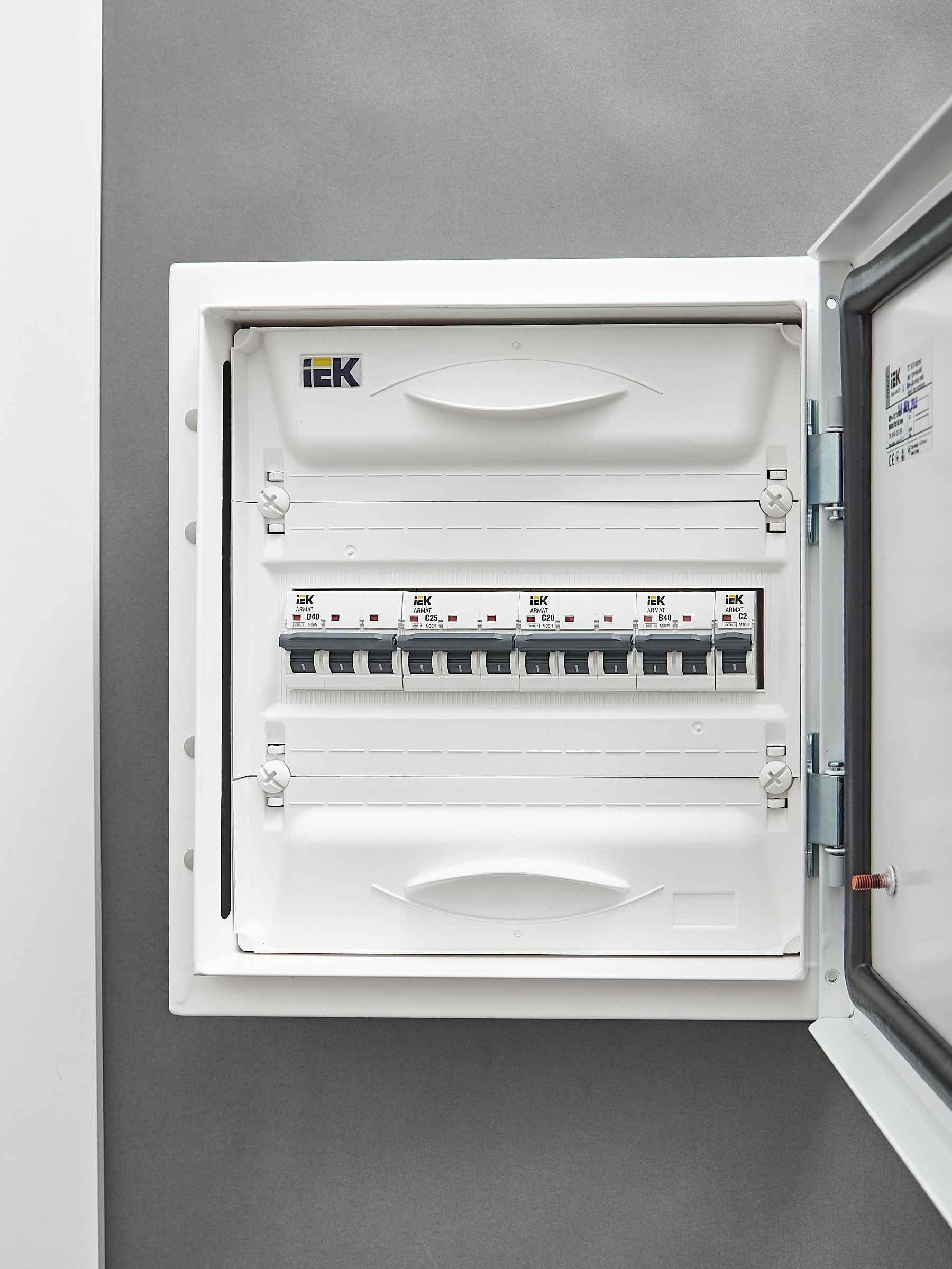             ARMAT Автоматтық ажыратқыш M06N 3P C 20А IEK    