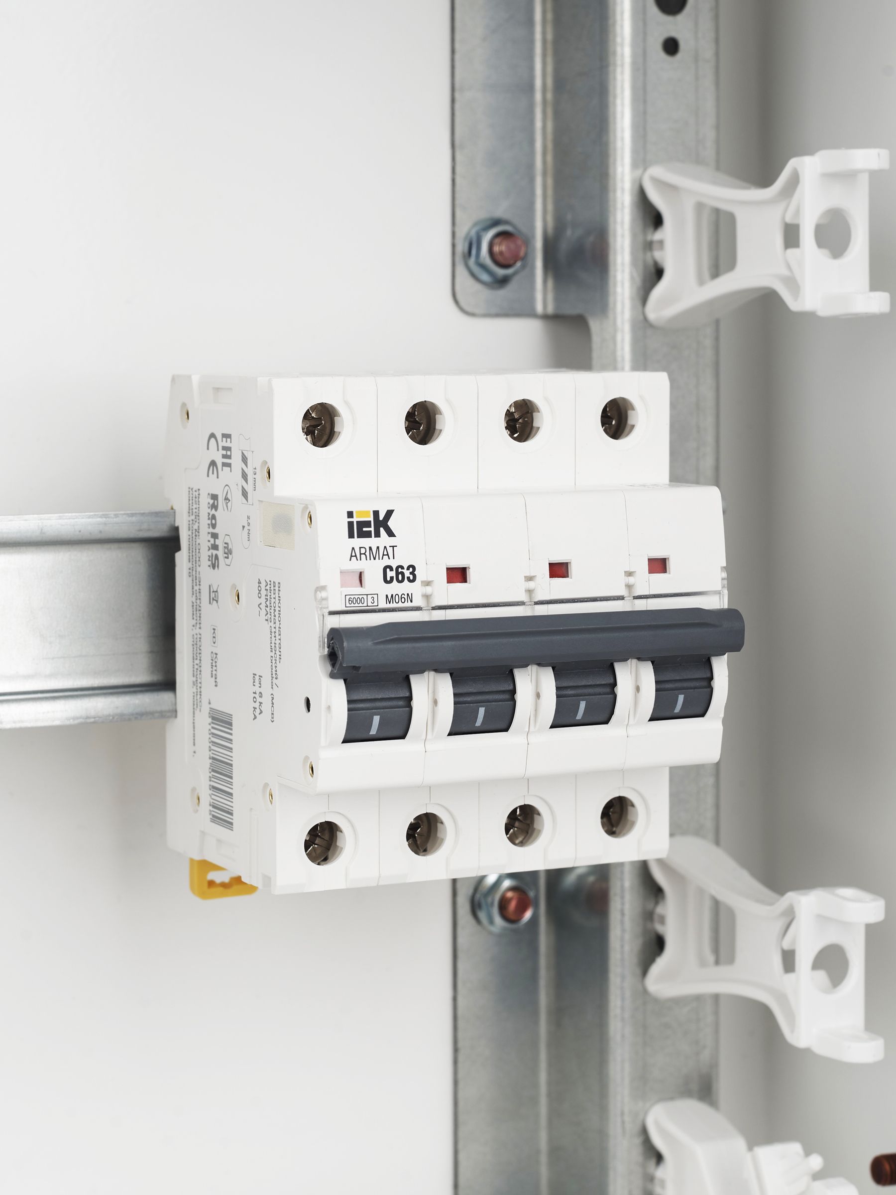             ARMAT Автоматтық ажыратқыш M06N 4P C 63А IEK    