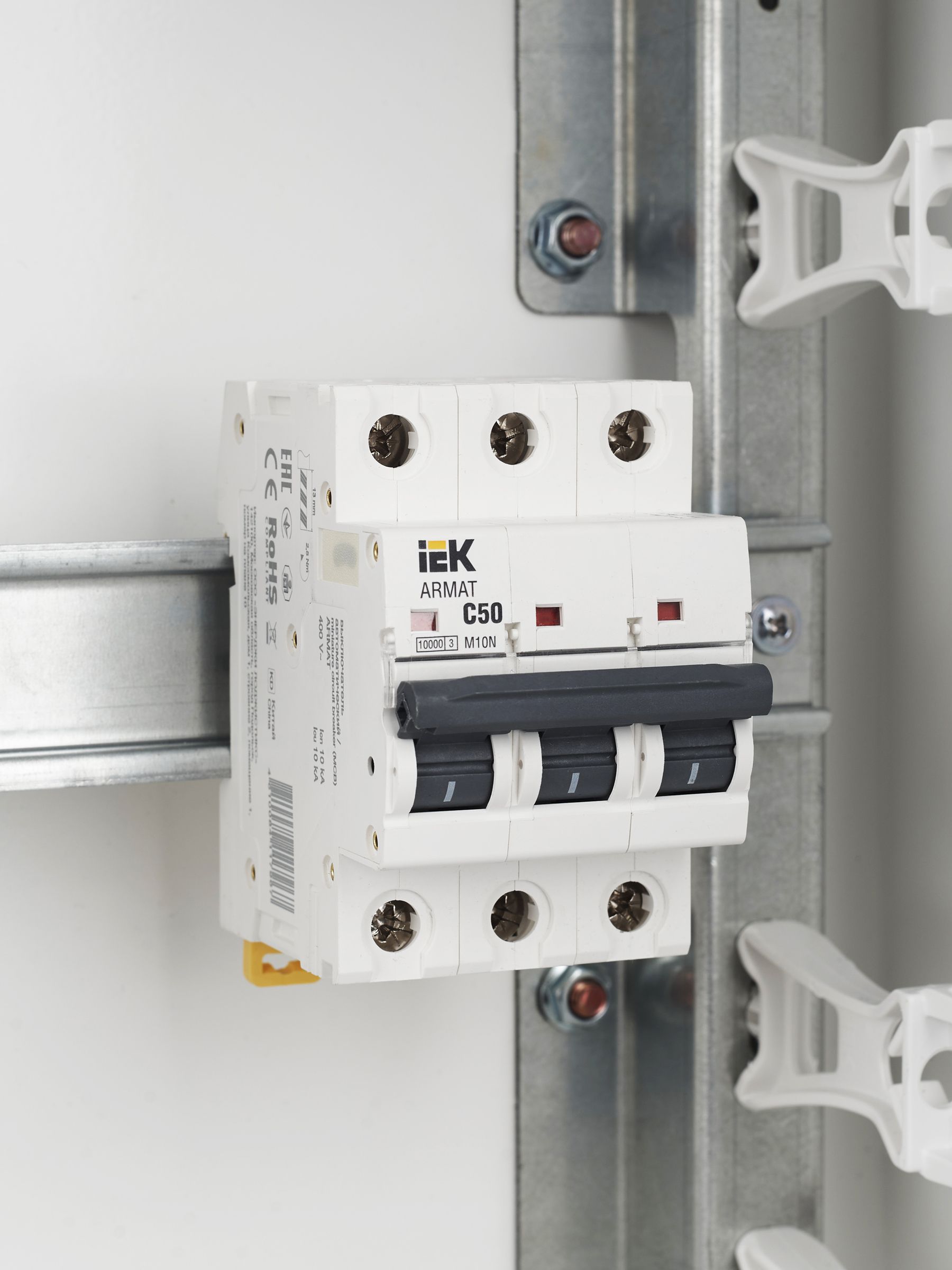             ARMAT Автоматтық ажыратқыш M10N 3P C 50А IEK    