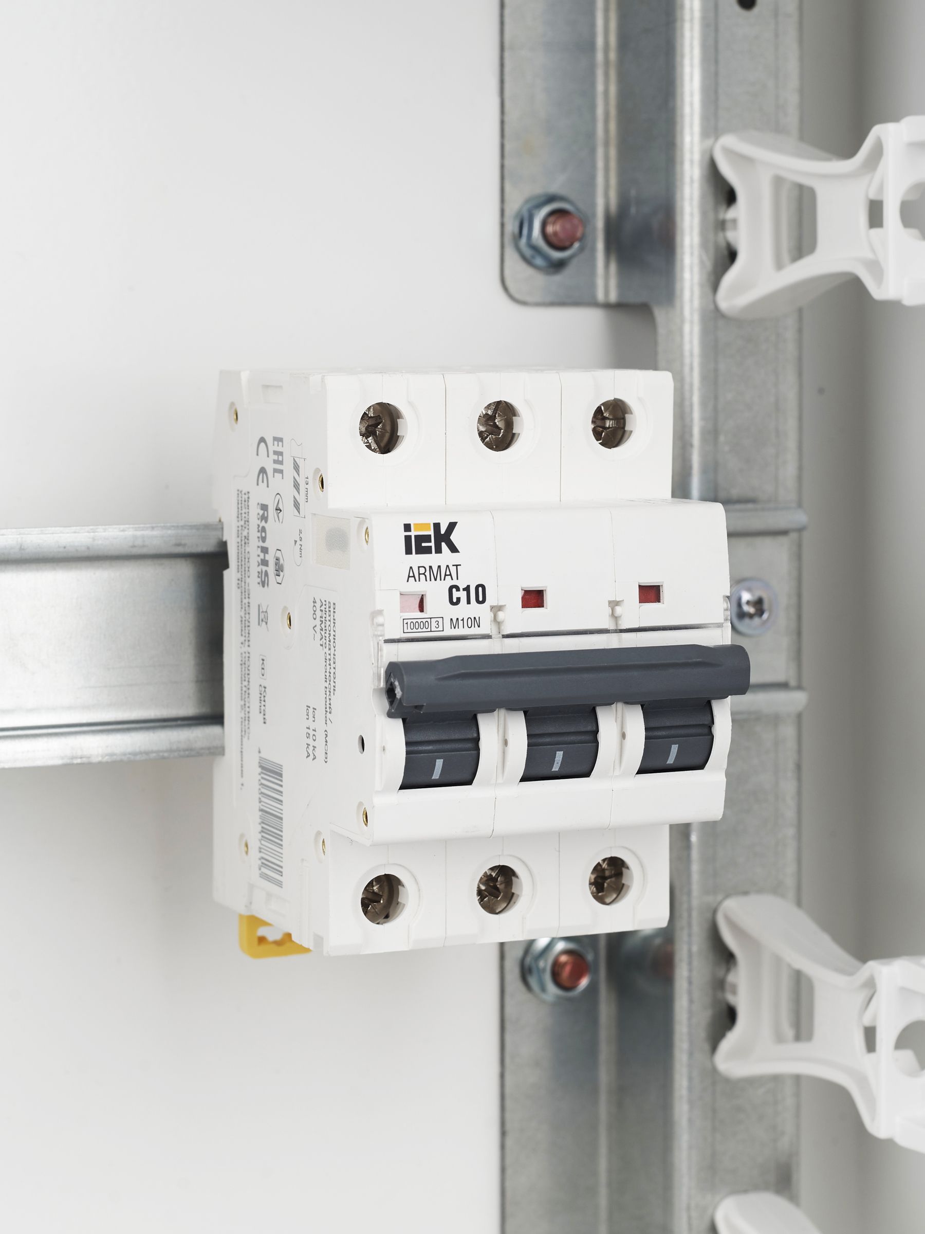             ARMAT Автоматтық ажыратқыш M10N 3P C 10А IEK    
