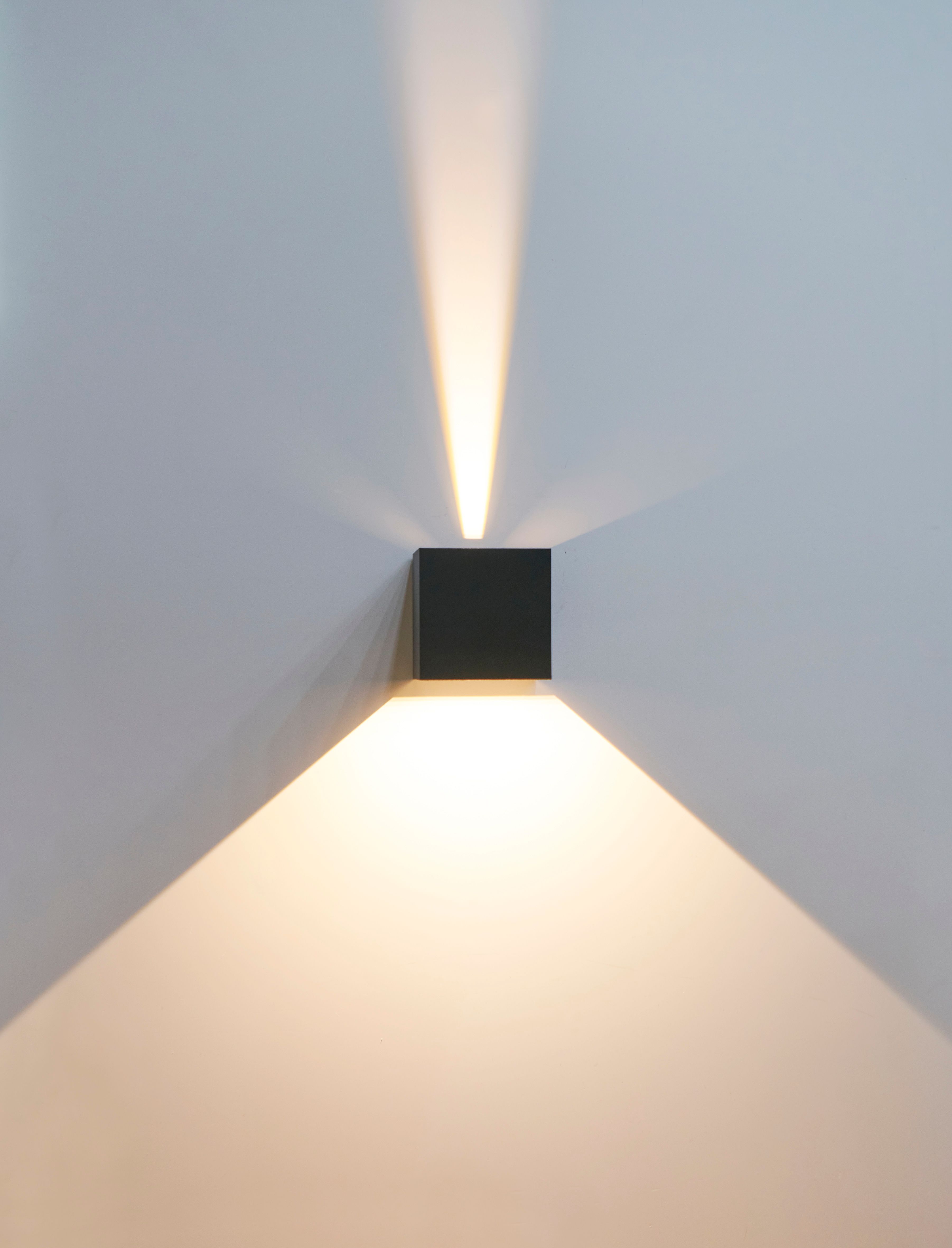             Шамшырақ, жарықдиодты, далаға орнатуға арналған 5111 қабырғалы 6Вт 4000К IP65 сұр IEK    