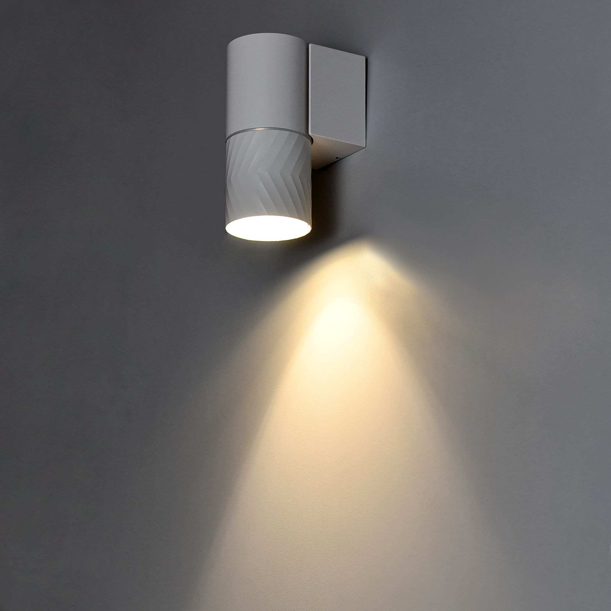             Далаға арналған шамшырақ 5107 қабырғалы, шамға GU10 IP65 ақ IEK    