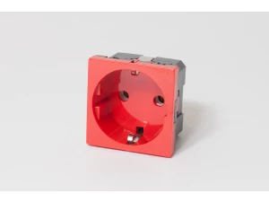 Розетка электрическая красная с защитными шторками 200014