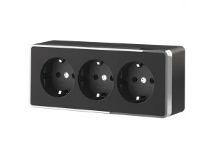 Розетка тройная с заземлением и шторками Gallant /W5073135 (черный/хром)