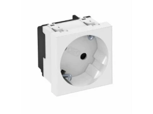 Розетка одинарная 2К+3 под углом 33°шторки 16А 250В(45*45мм-1 модуль Modul45)белая