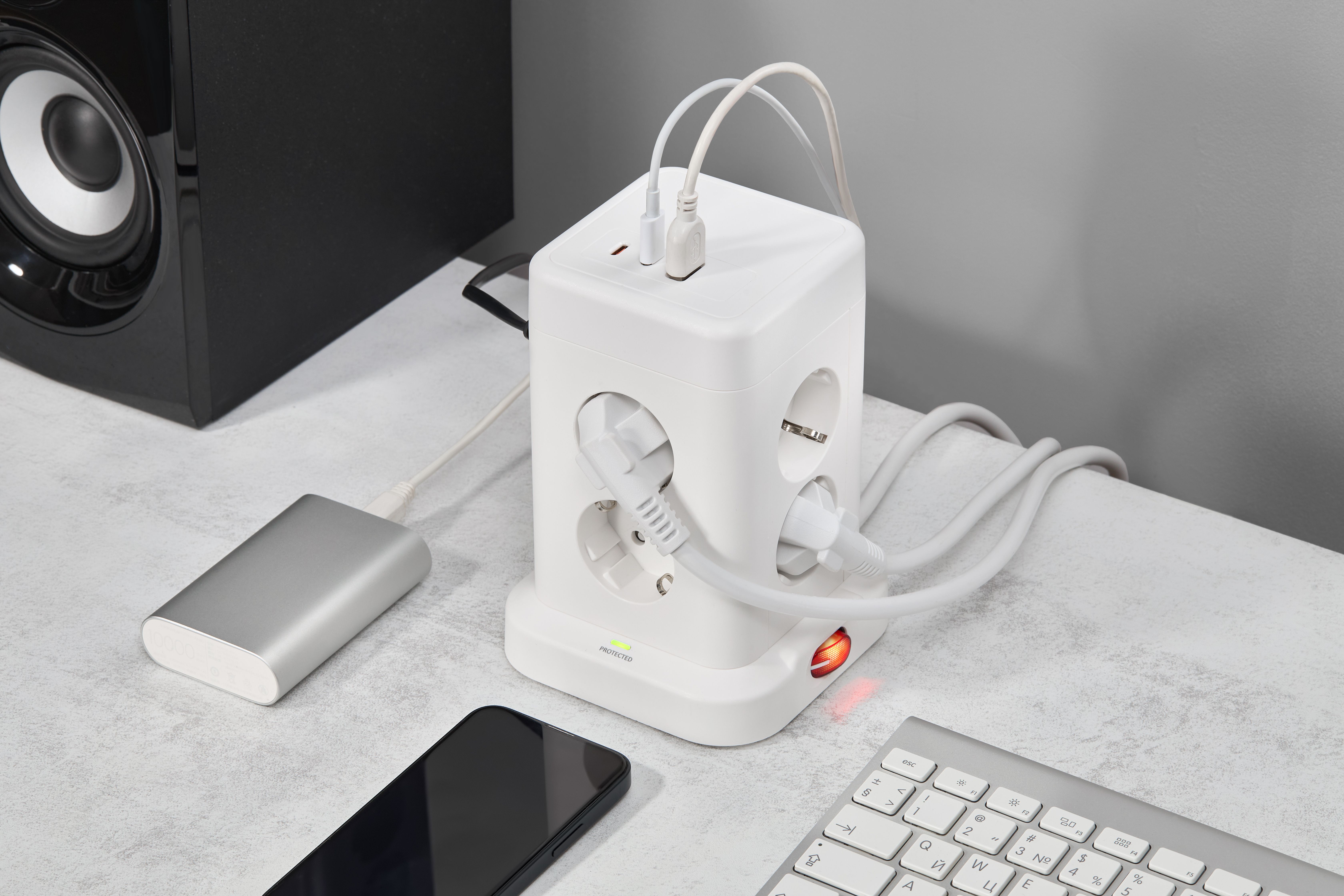             DOMINIC Ұзартқыш У08K 8 нүкте 2P+PE 1,5м 3х1,0мм2 16А/250В USB A+C 20Вт ақ ИЭК    