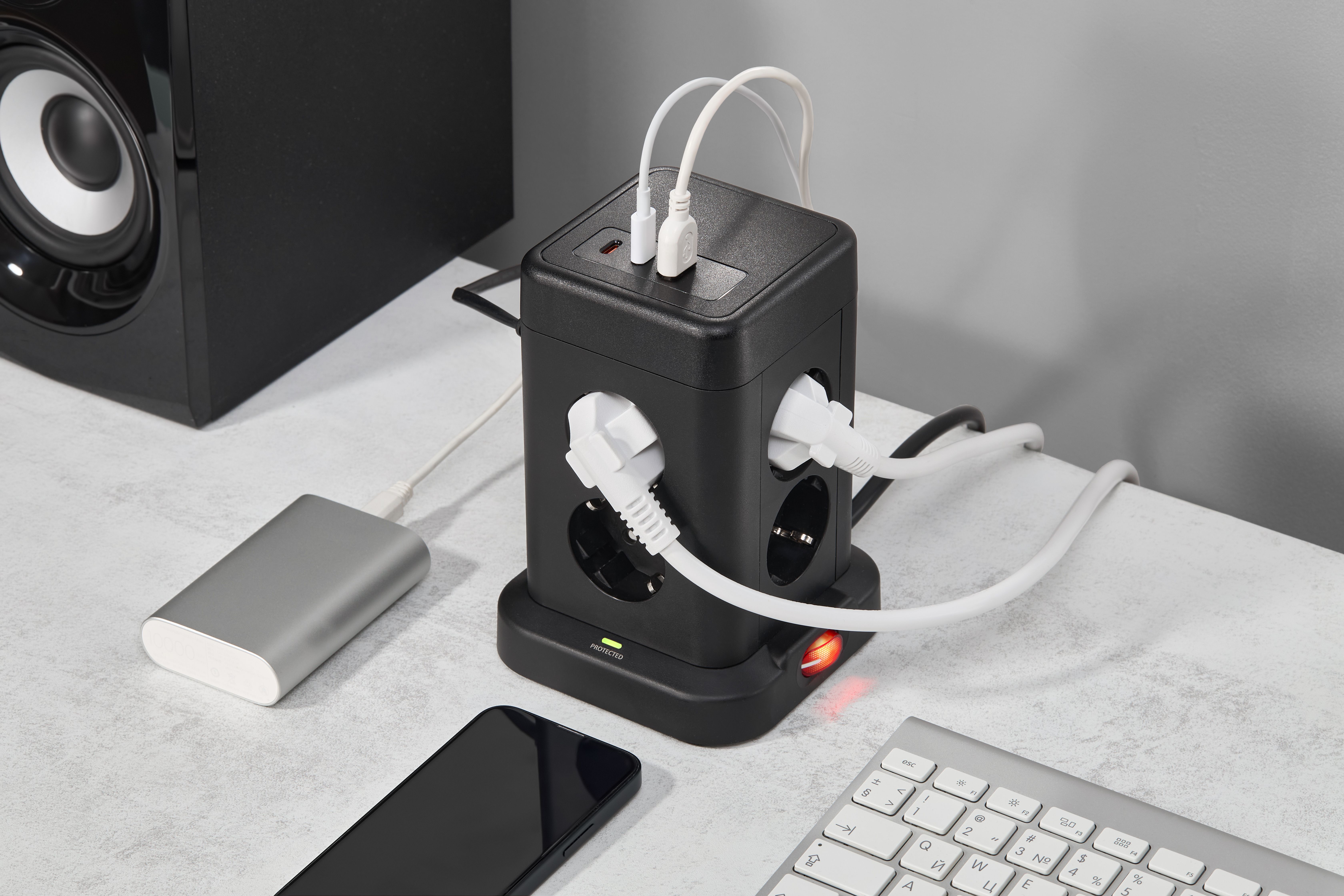             DOMINIC Ұзартқыш У08K 8 нүкте 2P+PE 1,5м 3х1,0мм2 16А/250В USB A+C 20Вт қара ИЭК    